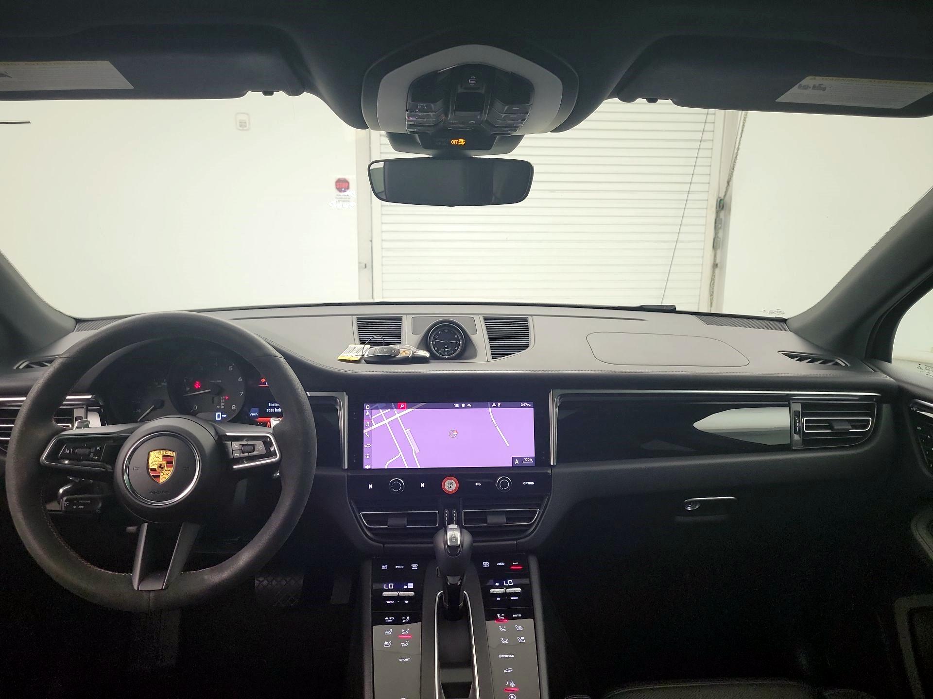 Thumbnail: 2022 Porsche Macan - 8