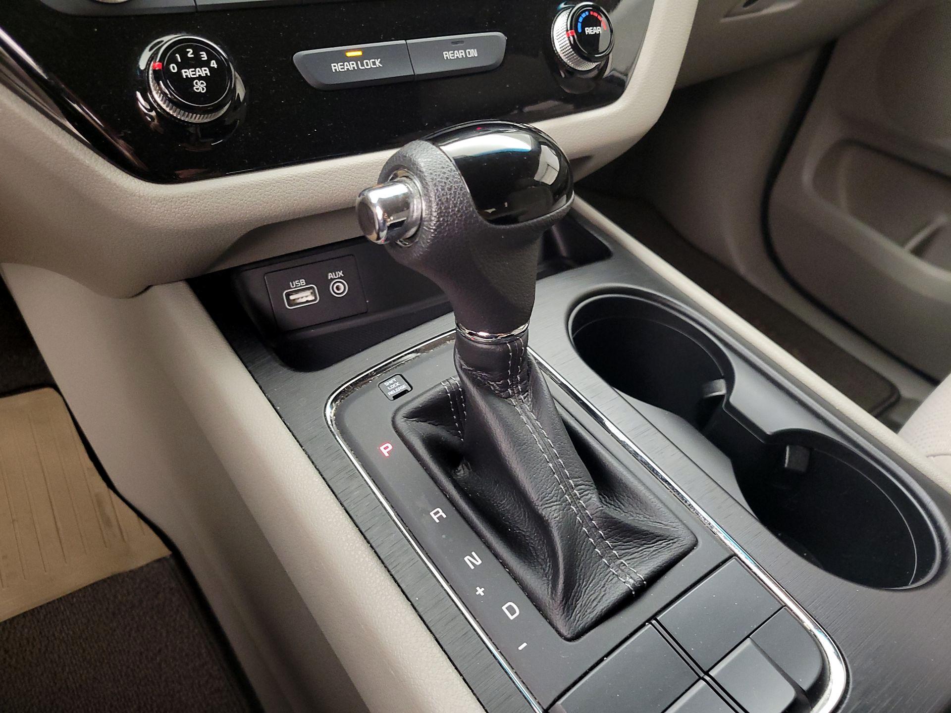 Thumbnail: 2016 Kia Sedona - 17