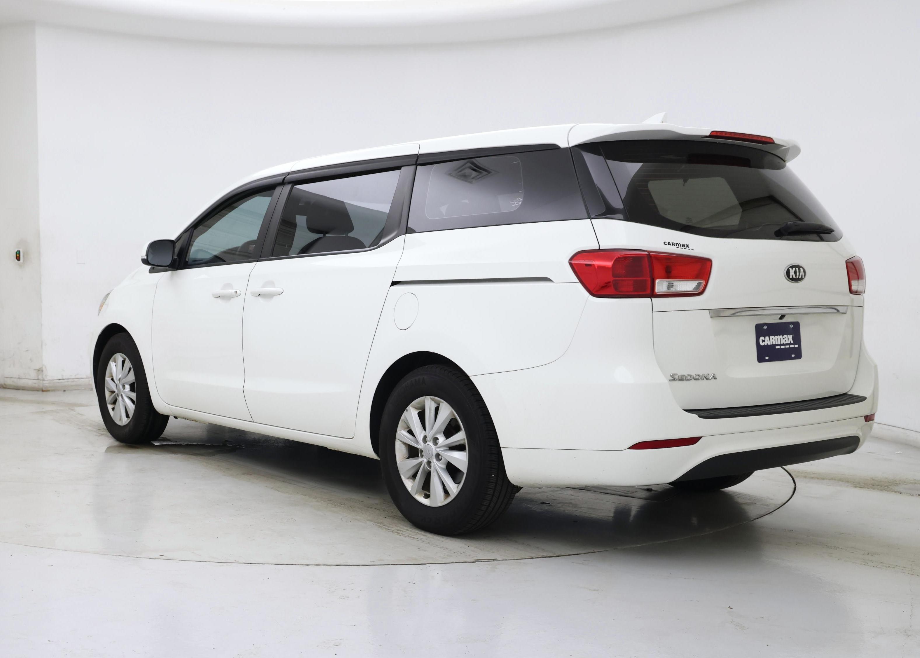 Thumbnail: 2016 Kia Sedona - 2