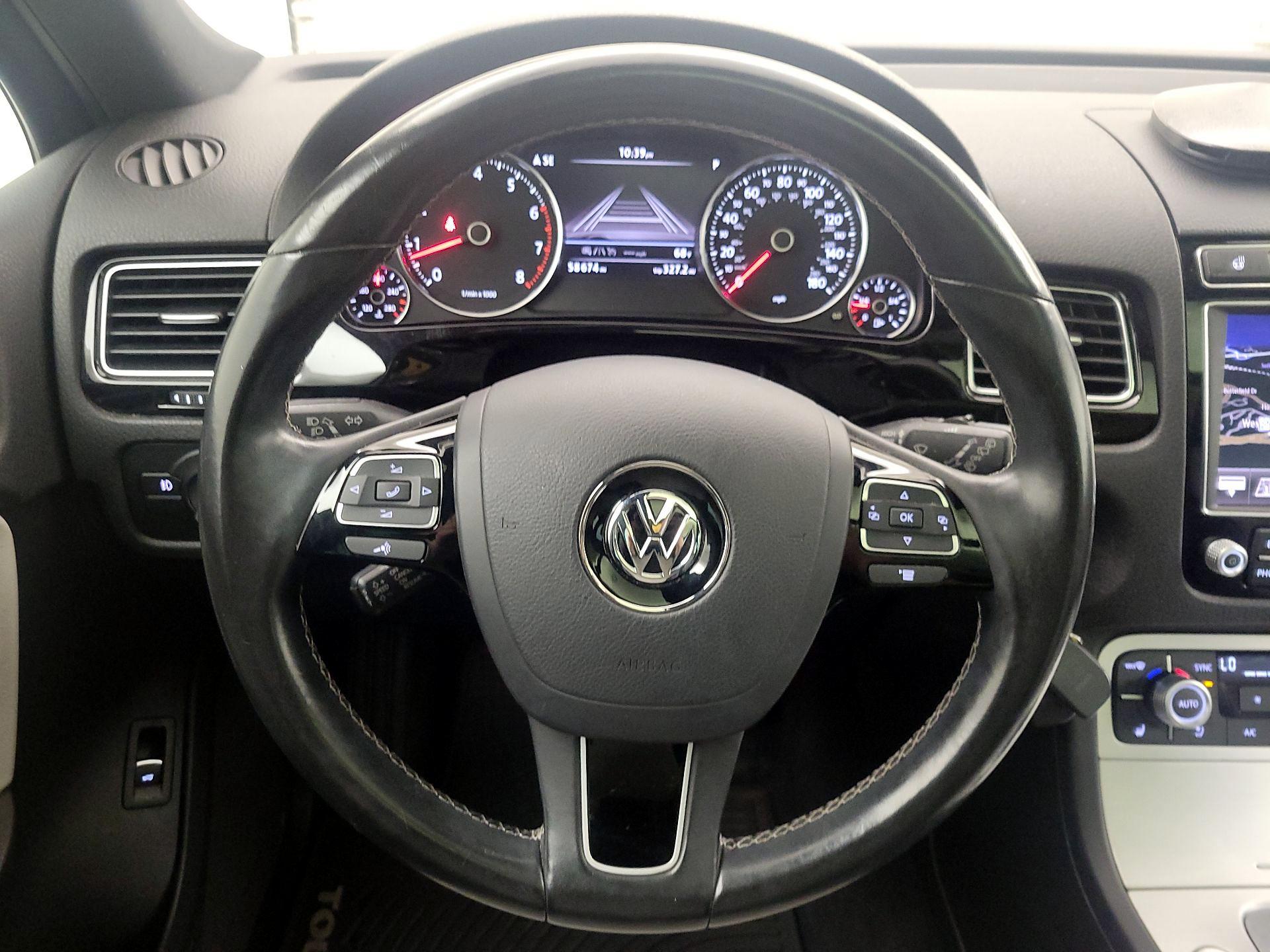 Thumbnail: 2017 Volkswagen Touareg - 10