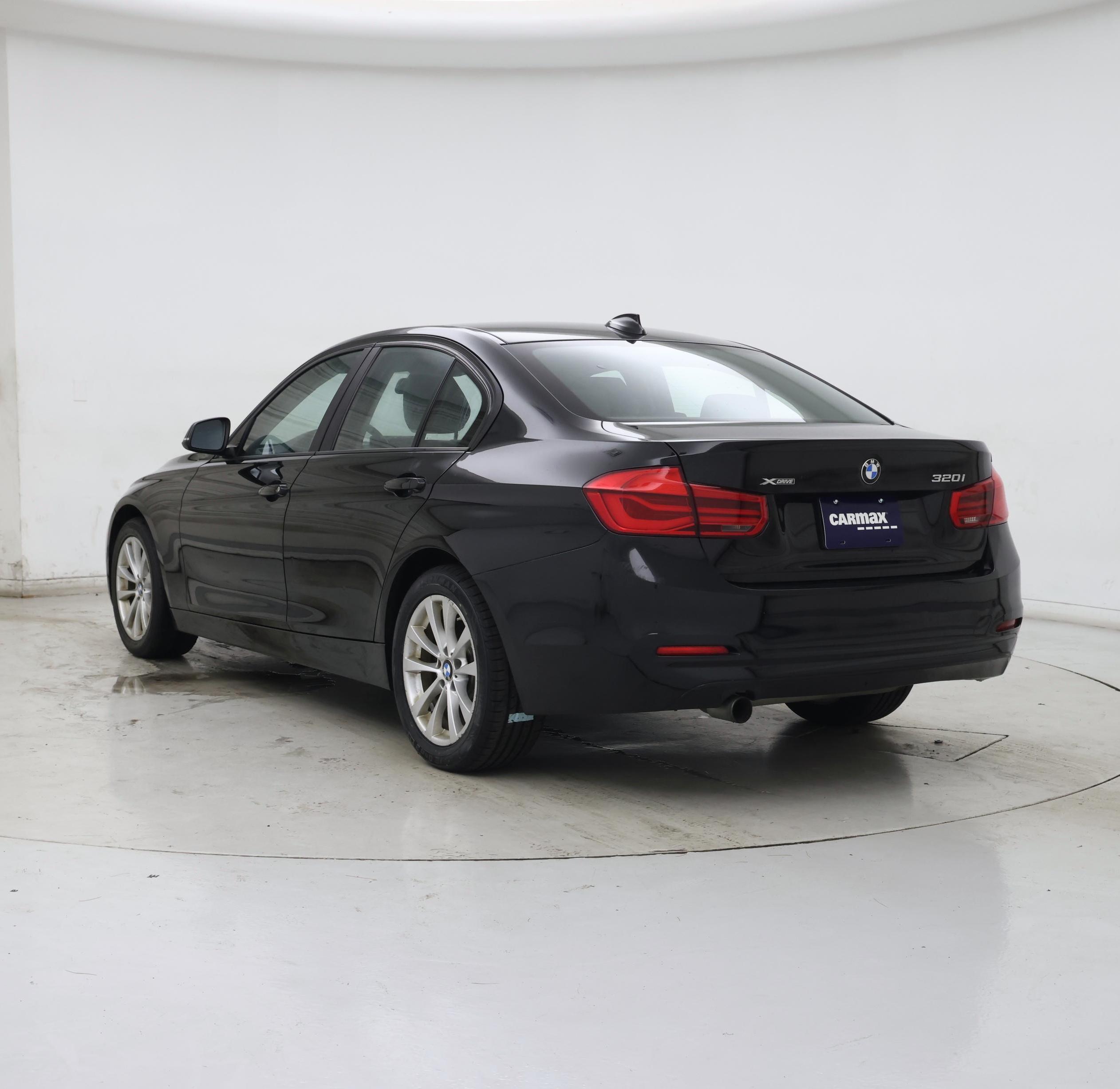 Thumbnail: 2017 BMW 3 Series - 2