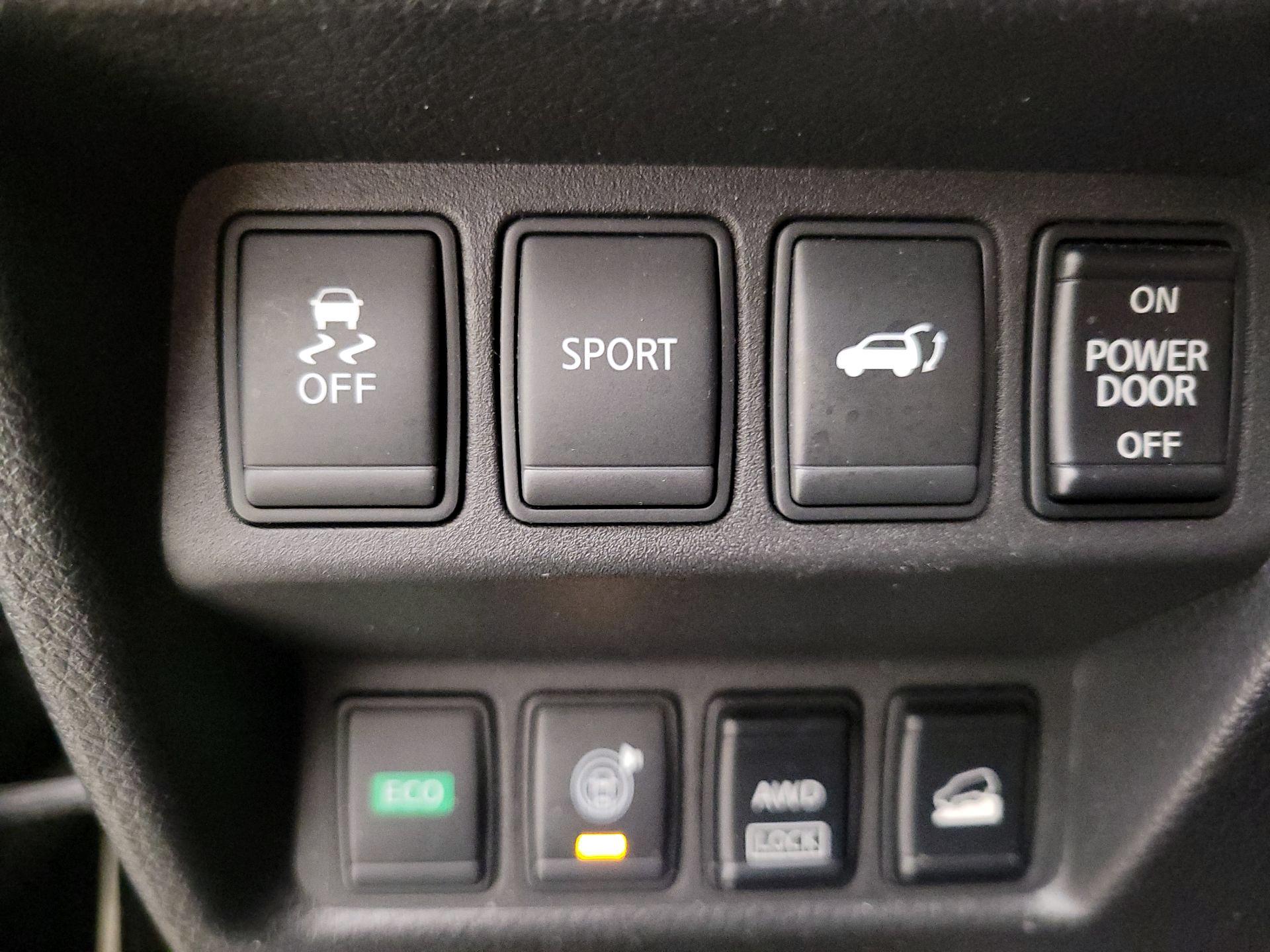 Thumbnail: 2016 Nissan Rogue - 13