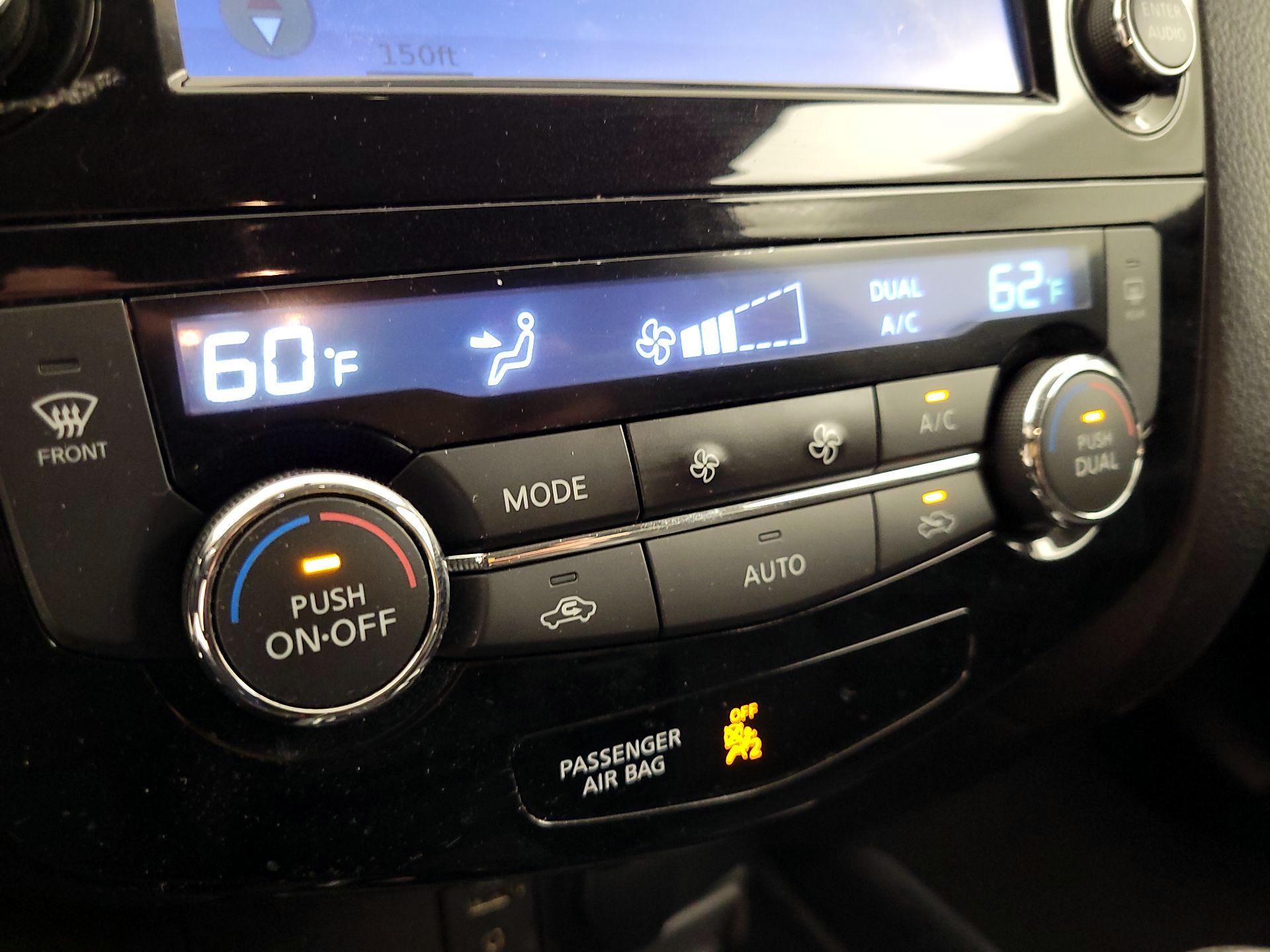 Thumbnail: 2016 Nissan Rogue - 16