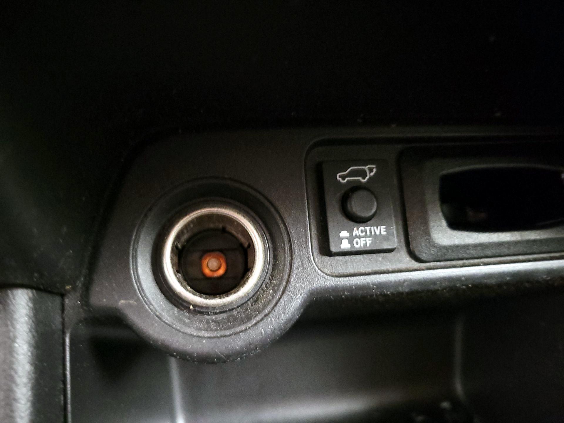 Thumbnail: 2016 Mitsubishi Outlander - 16