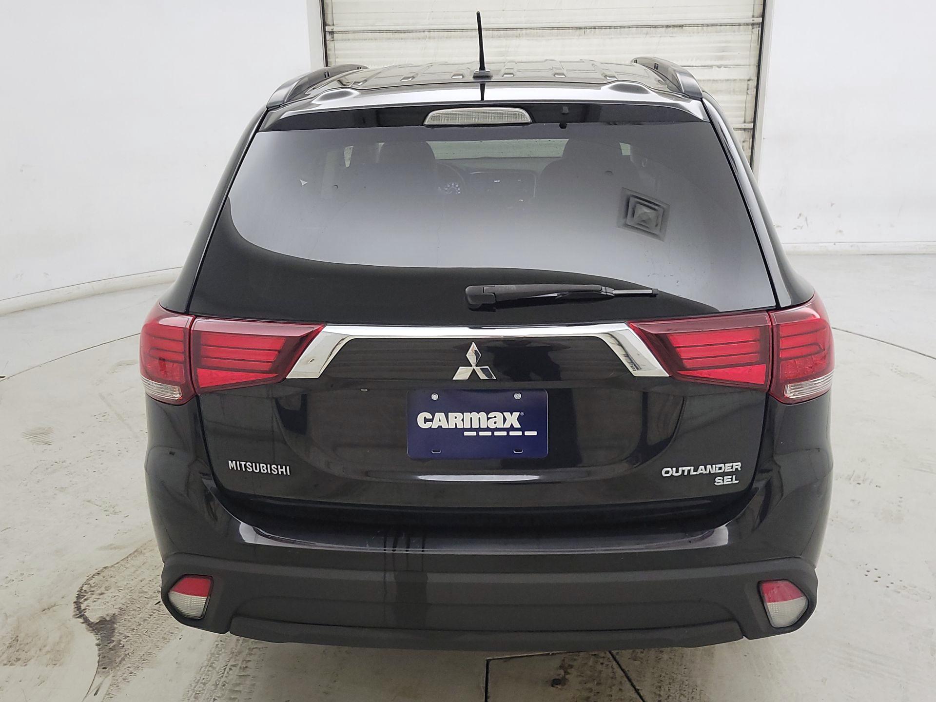 Thumbnail: 2016 Mitsubishi Outlander - 6