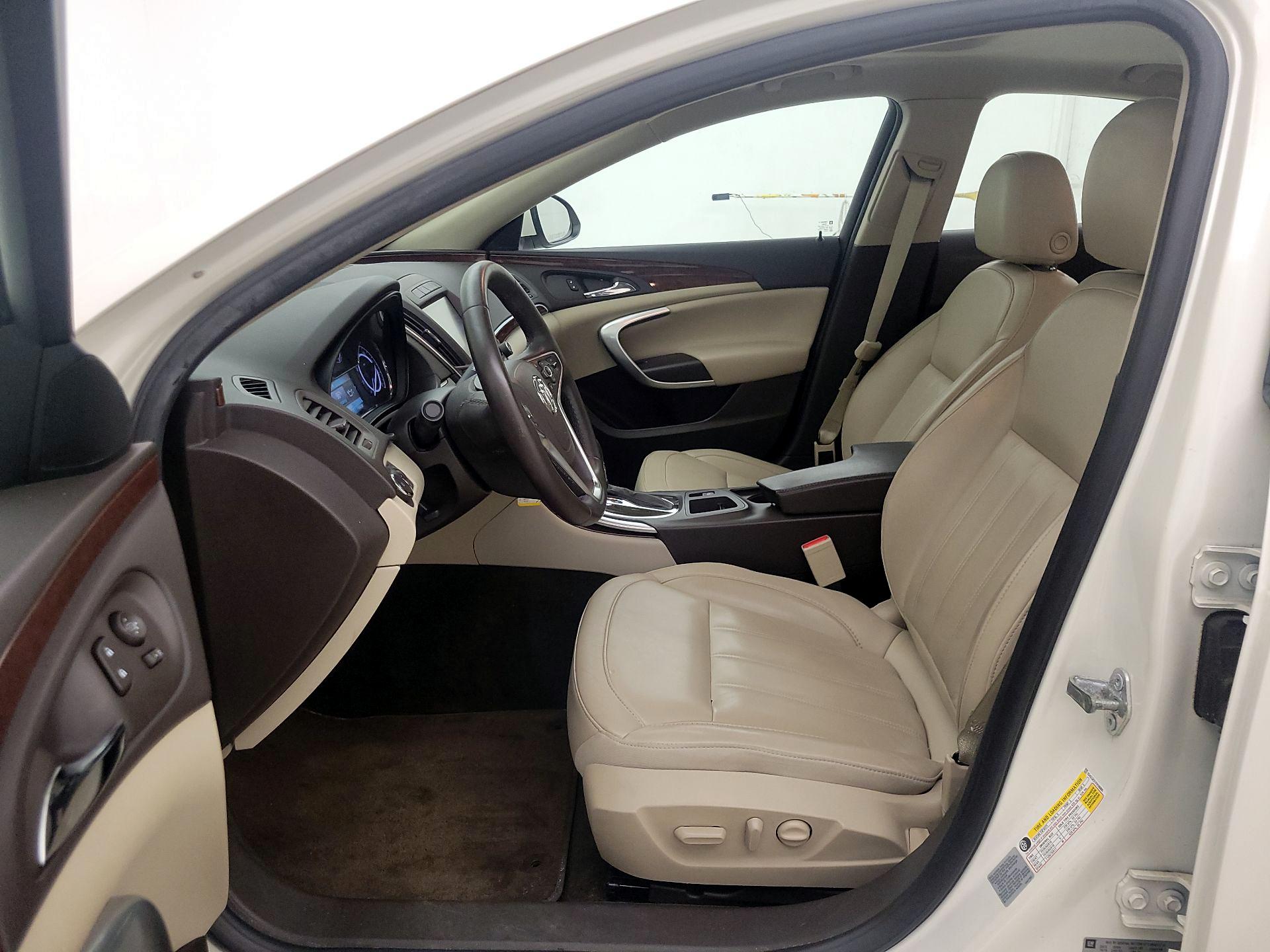 Thumbnail: 2015 Buick Regal - 11
