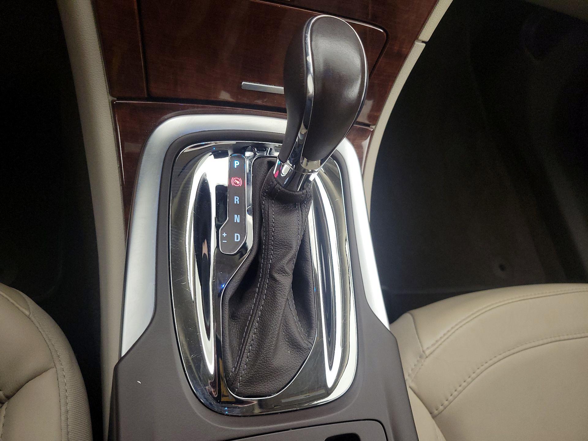 Thumbnail: 2015 Buick Regal - 17