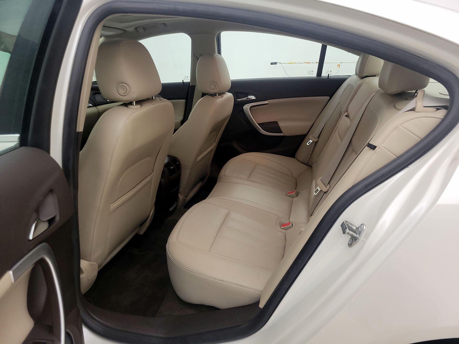 Thumbnail: 2015 Buick Regal - 20