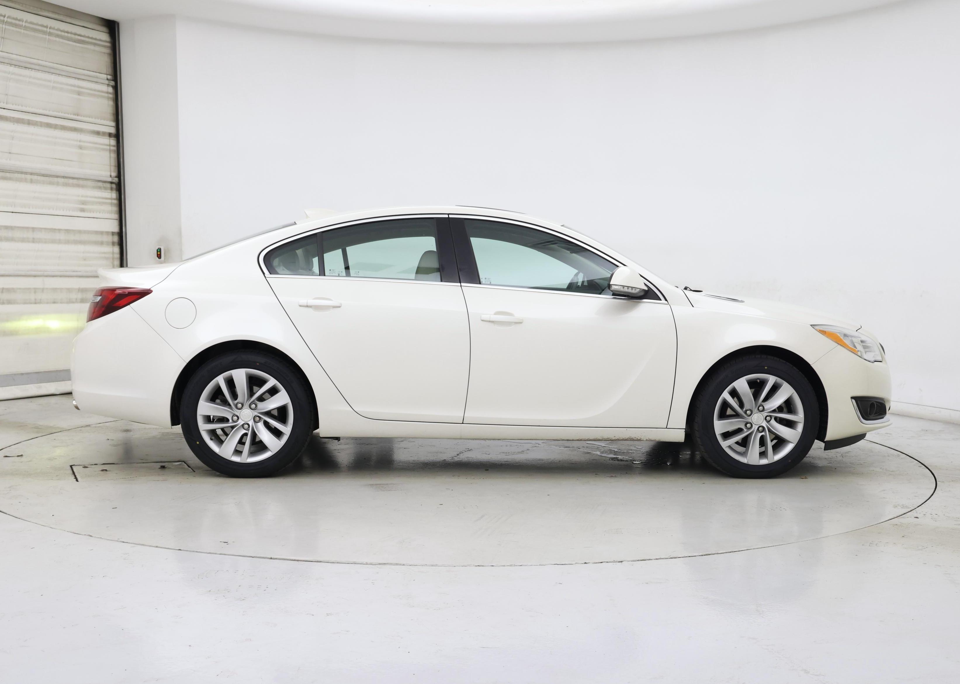 Thumbnail: 2015 Buick Regal - 7