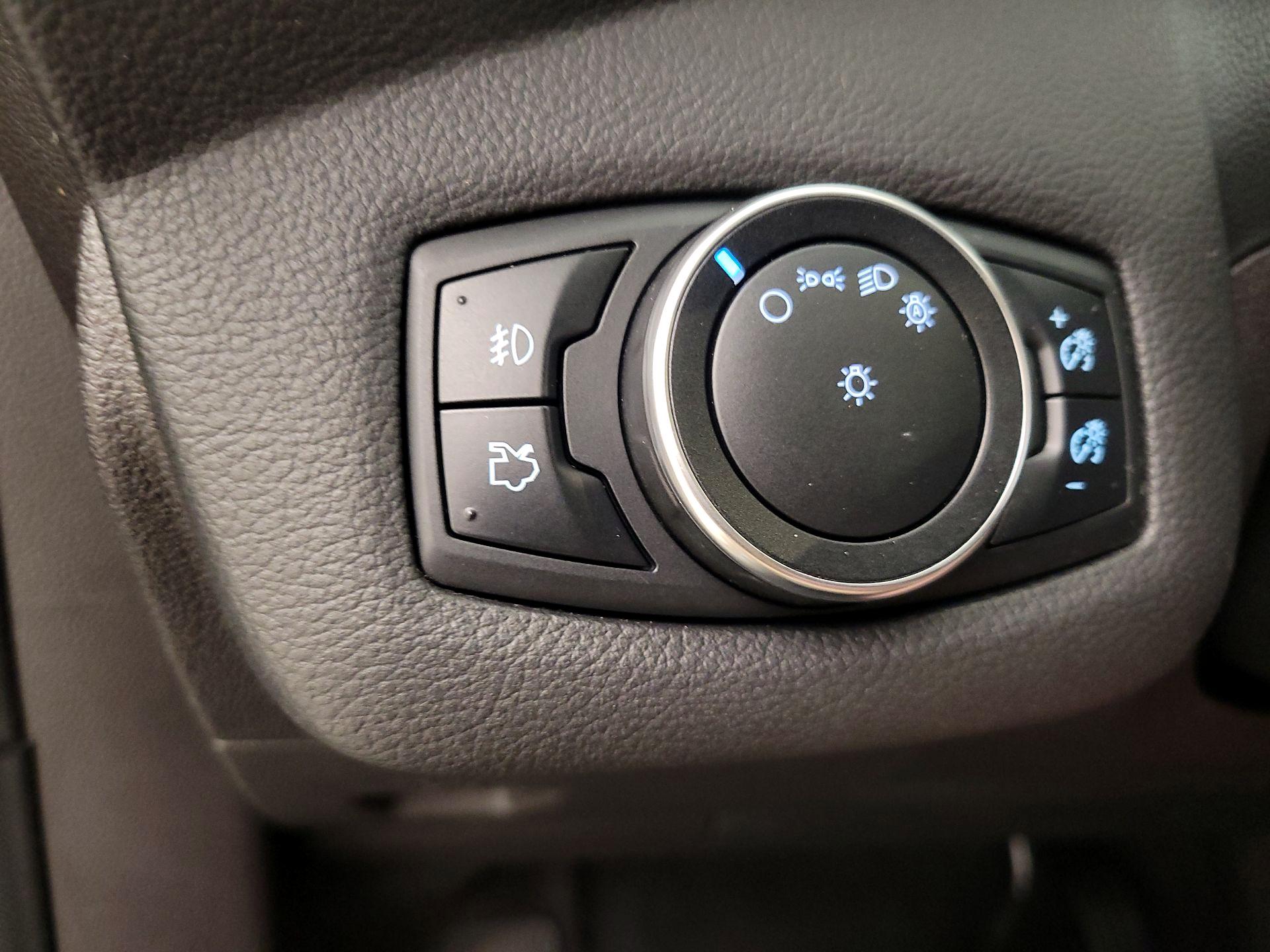Thumbnail: 2016 Ford Escape - 13