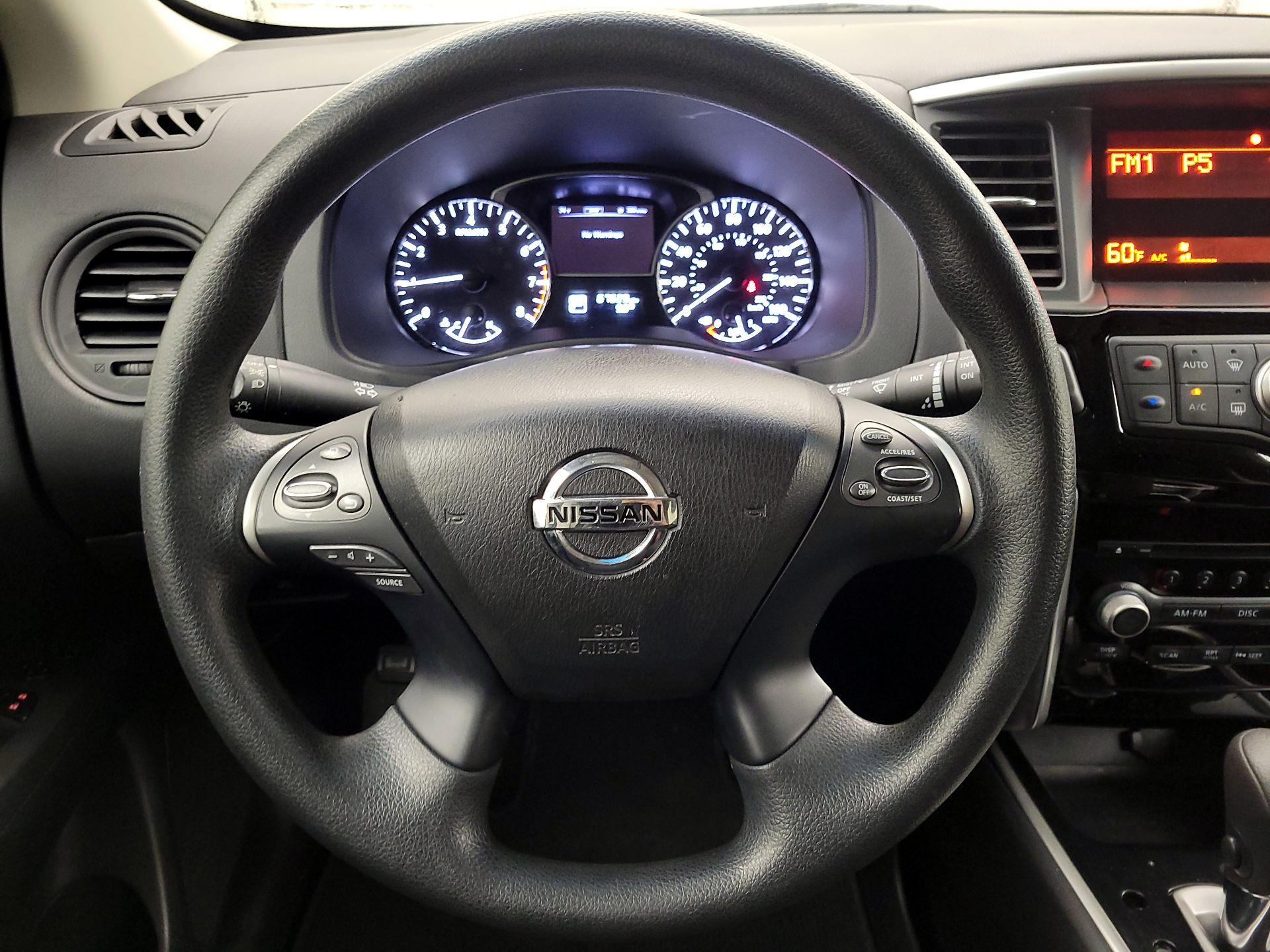 Thumbnail: 2015 Nissan Pathfinder - 10