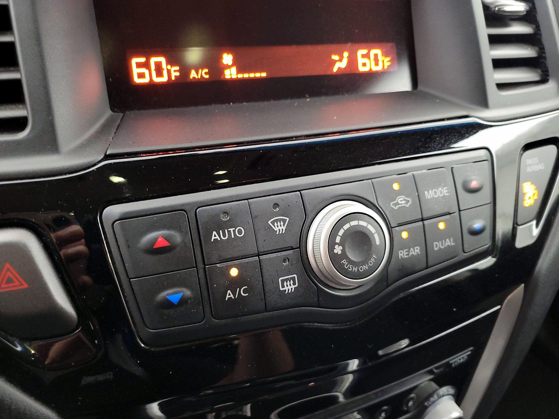 Thumbnail: 2015 Nissan Pathfinder - 15