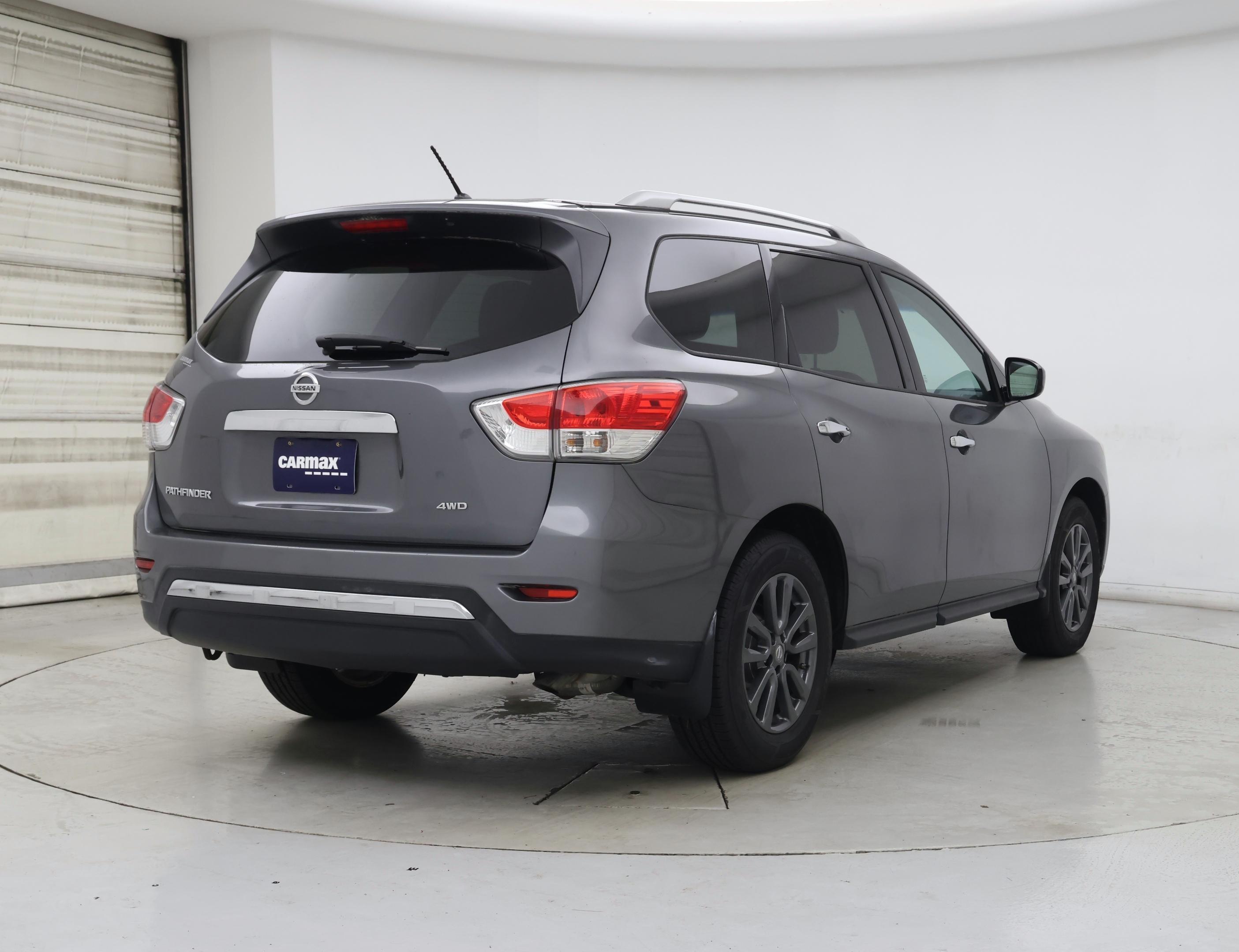Thumbnail: 2015 Nissan Pathfinder - 8