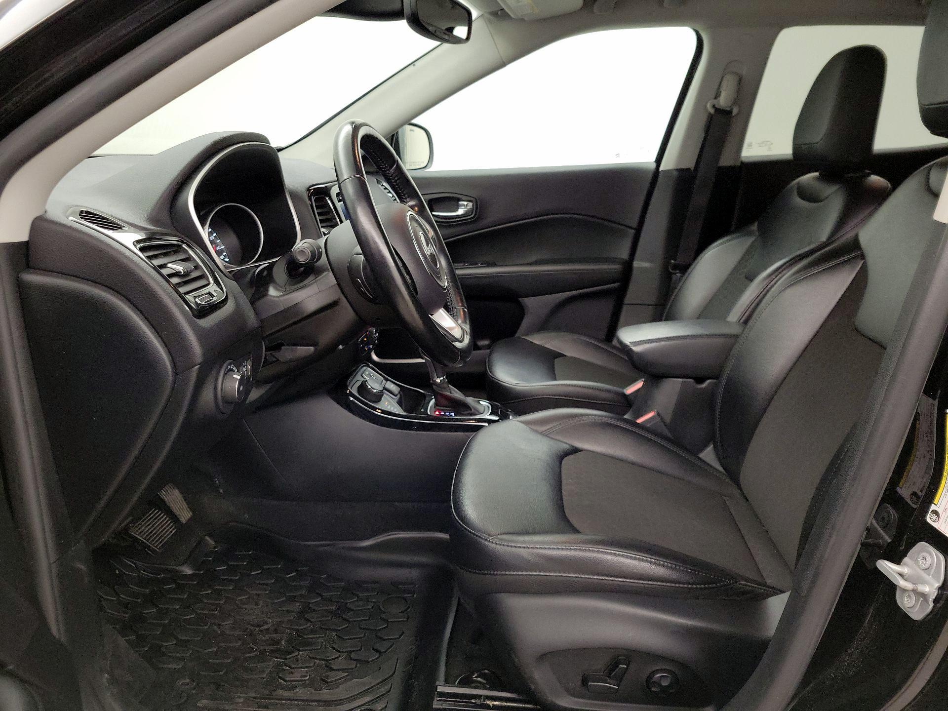 Thumbnail: 2021 Jeep Compass - 11