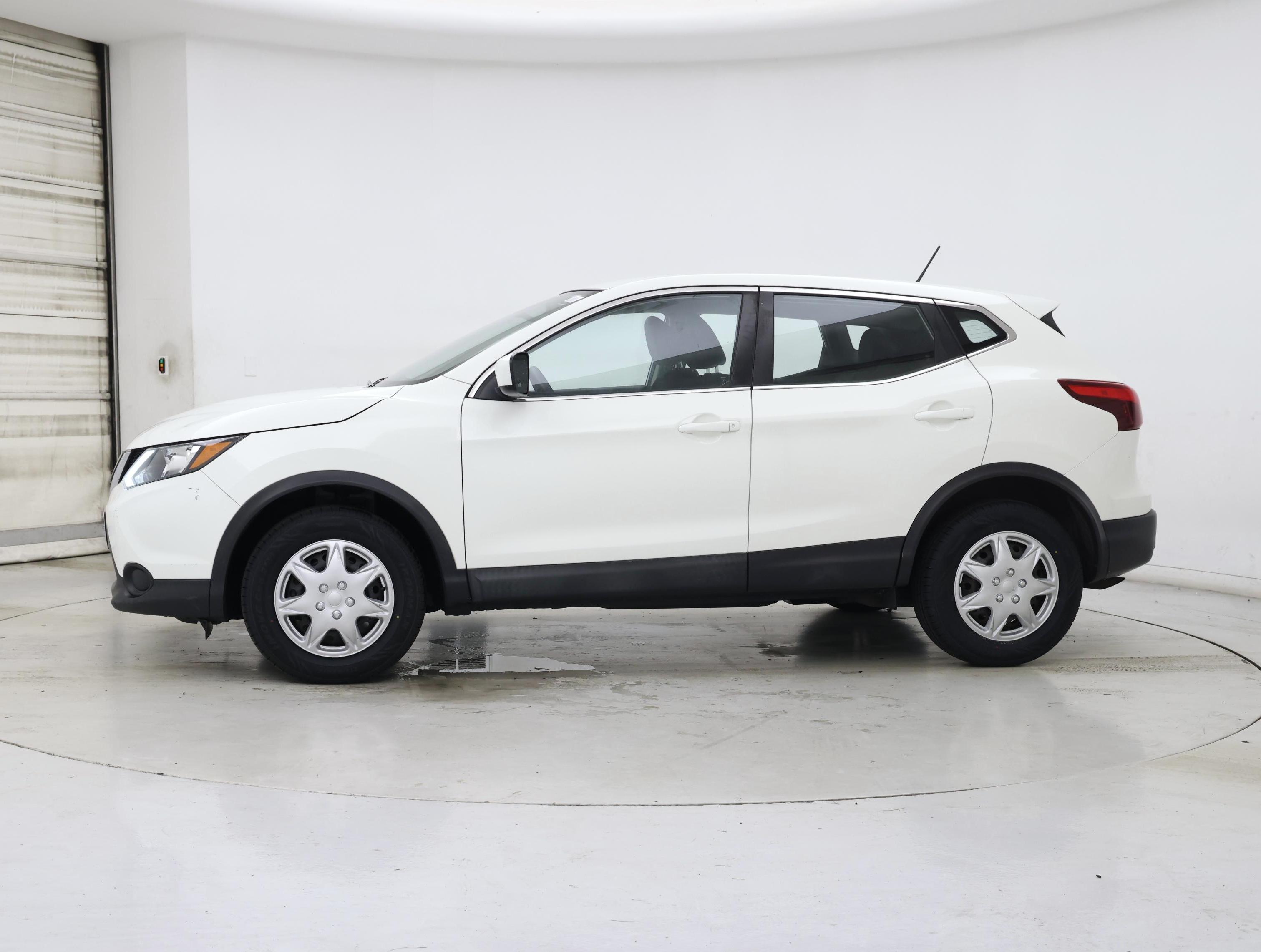 Thumbnail: 2019 Nissan Rogue Sport - 3