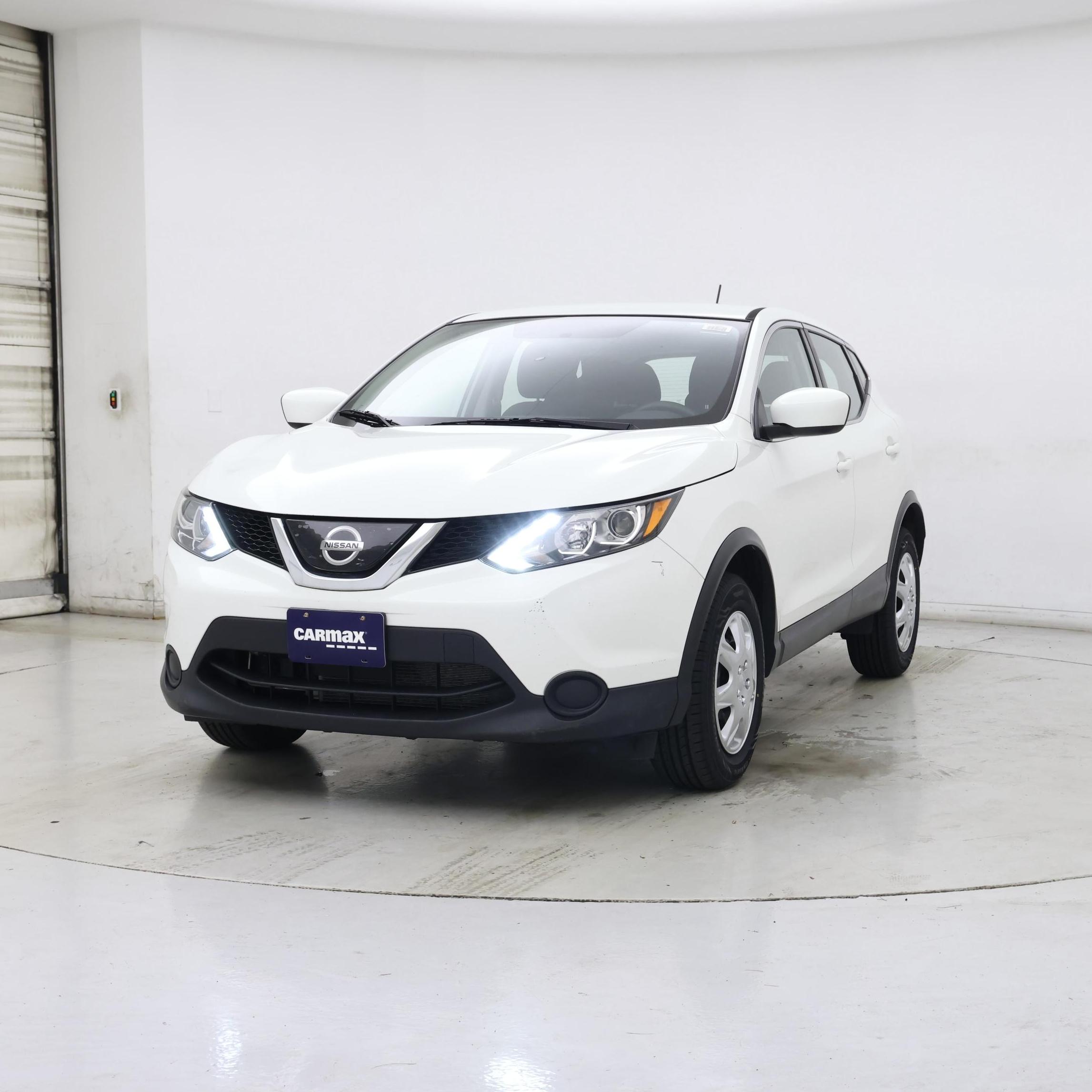 Thumbnail: 2019 Nissan Rogue Sport - 4
