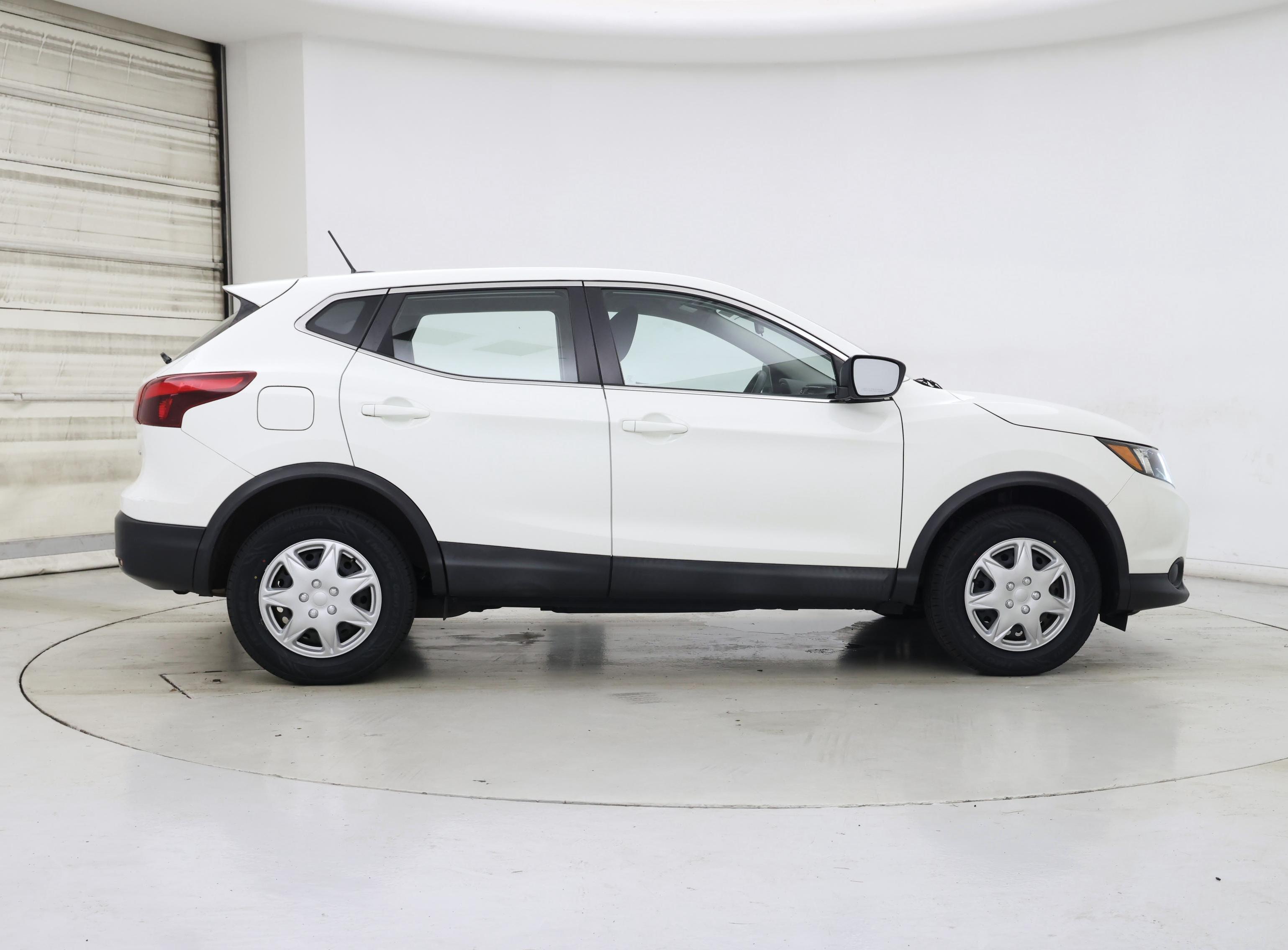 Thumbnail: 2019 Nissan Rogue Sport - 7