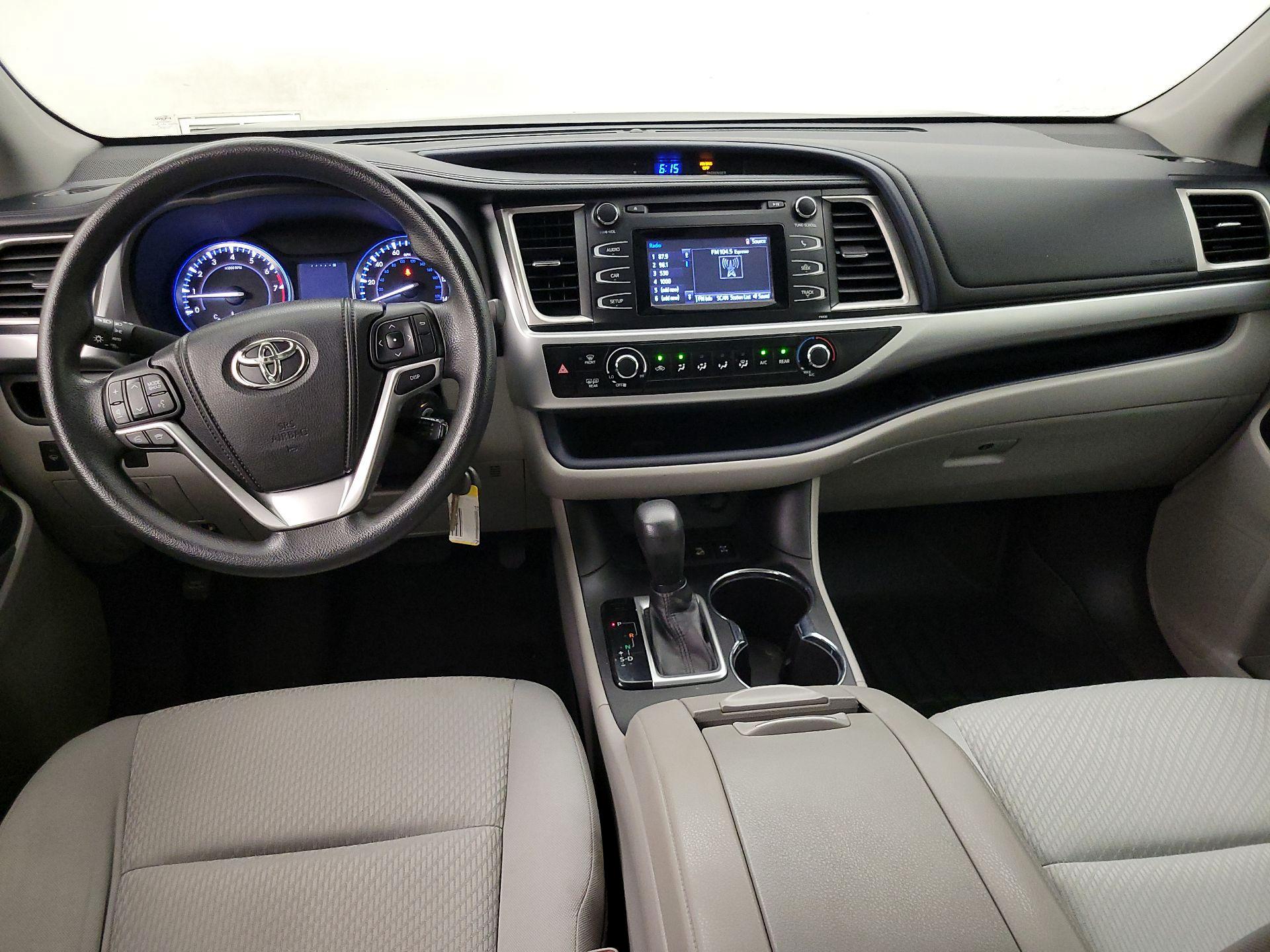 Thumbnail: 2014 Toyota Highlander - 9