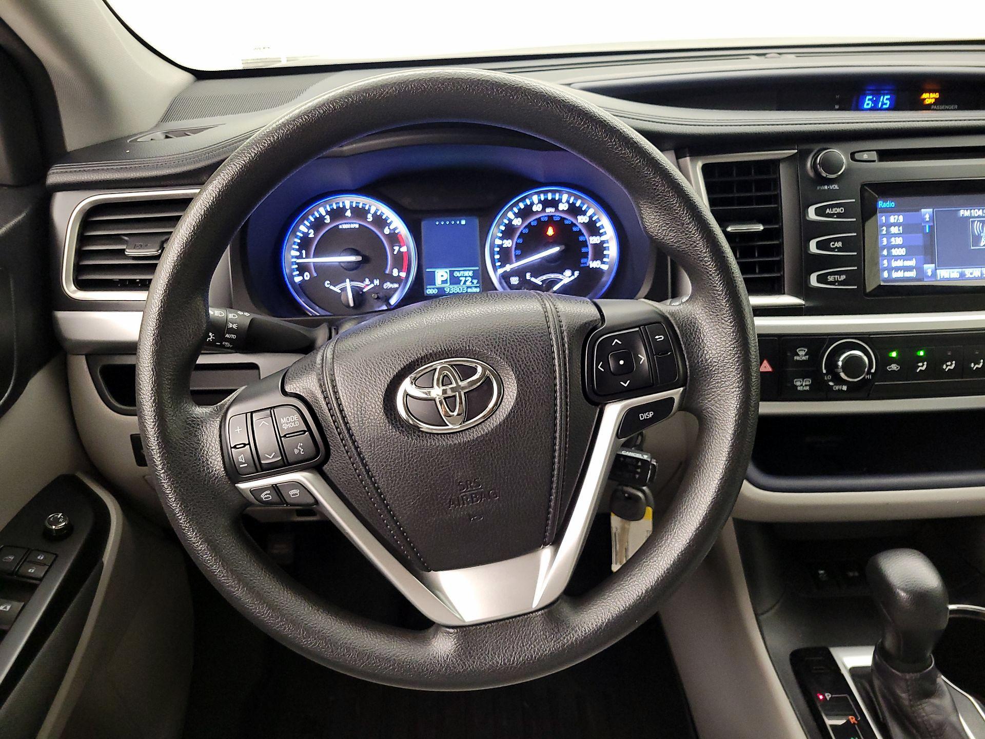 Thumbnail: 2014 Toyota Highlander - 10
