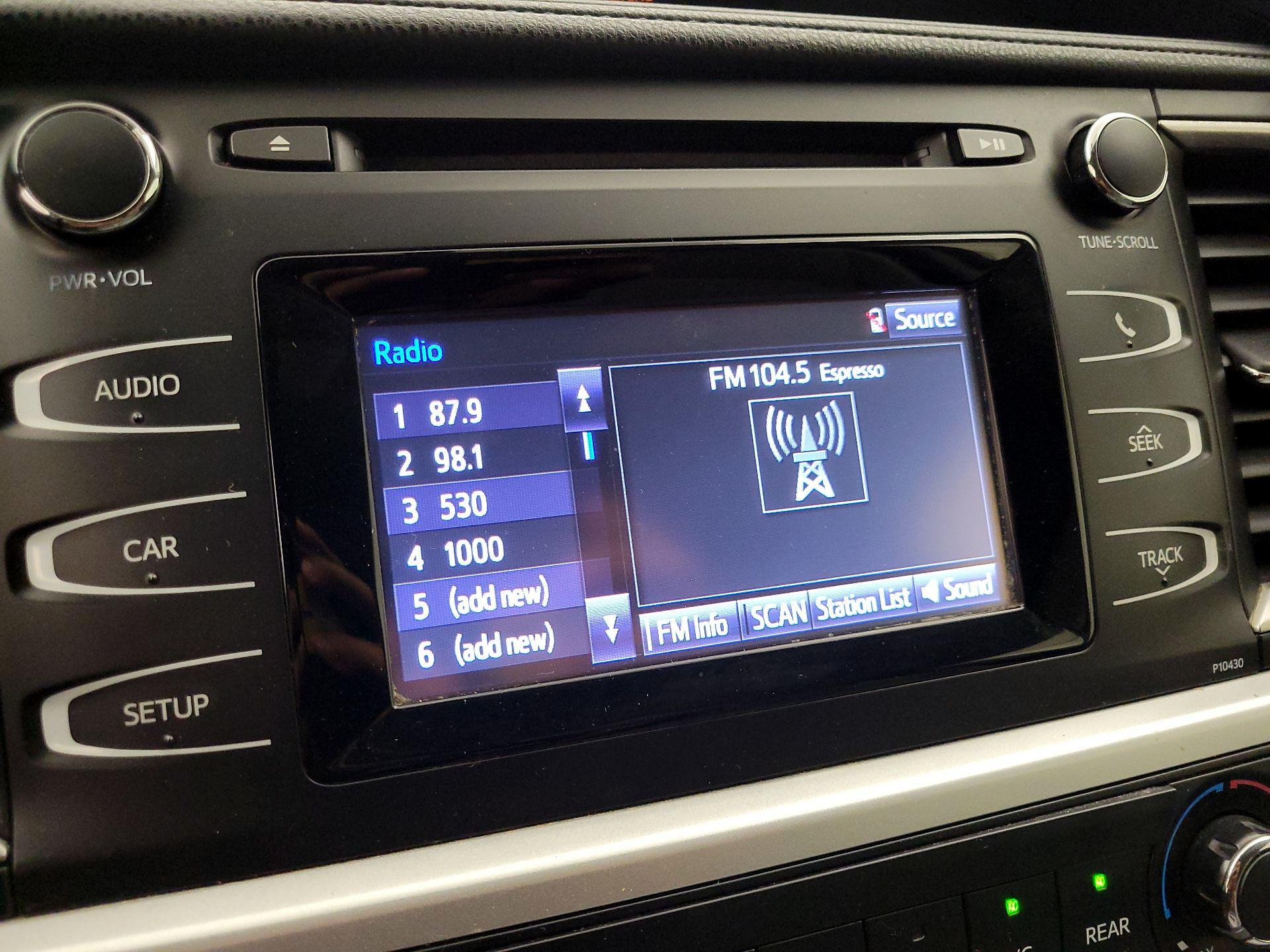 Thumbnail: 2014 Toyota Highlander - 15