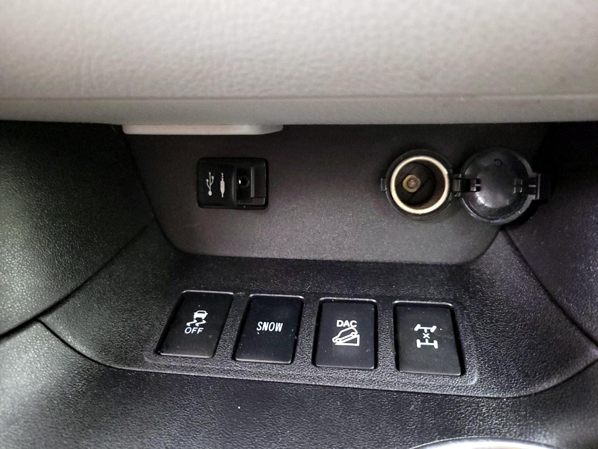 Thumbnail: 2014 Toyota Highlander - 18