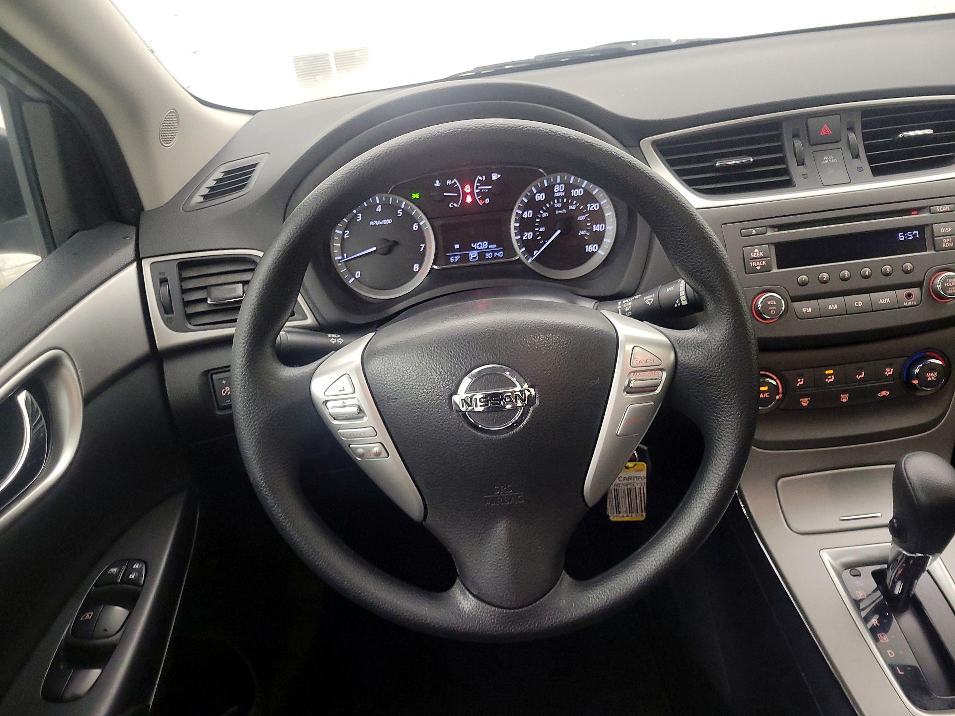 Thumbnail: 2014 Nissan Sentra - 10
