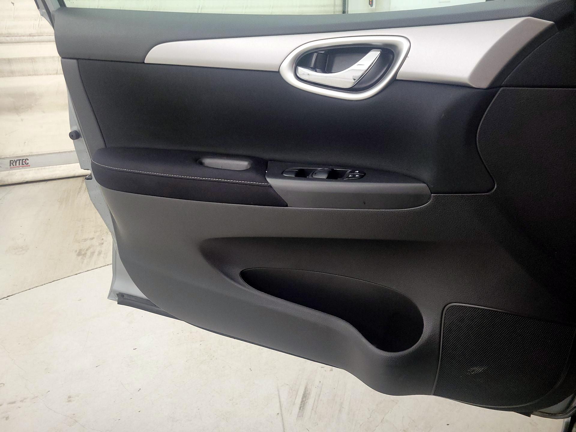 Thumbnail: 2014 Nissan Sentra - 12