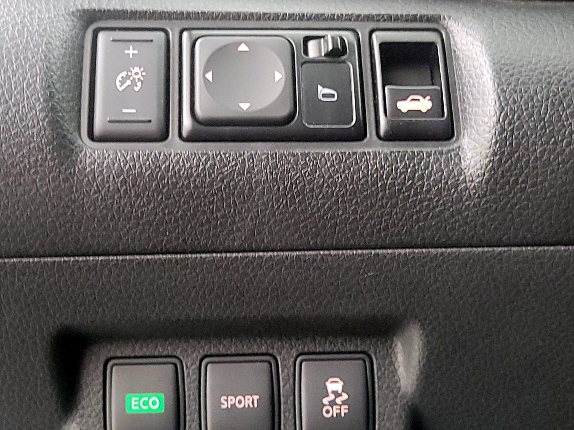 Thumbnail: 2014 Nissan Sentra - 13