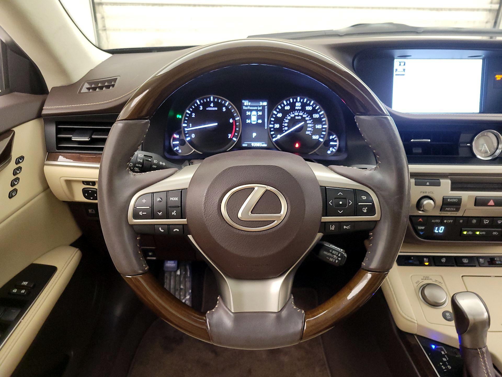 Thumbnail: 2017 Lexus ES - 10