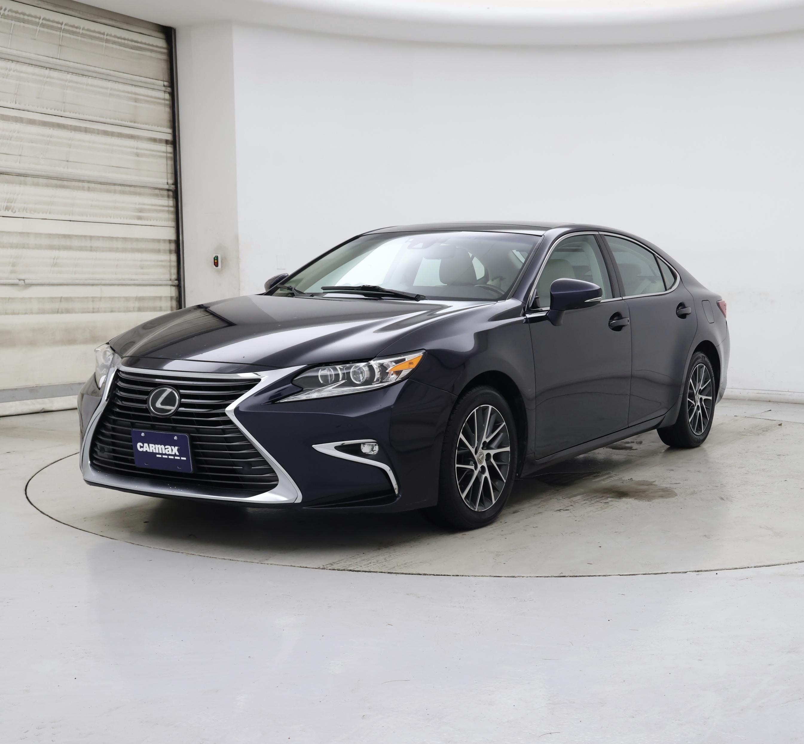 Thumbnail: 2017 Lexus ES - 4