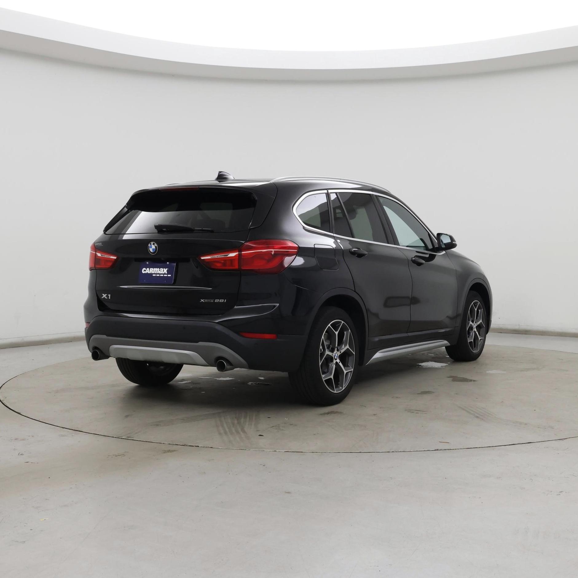 Thumbnail: 2019 BMW X1 - 8
