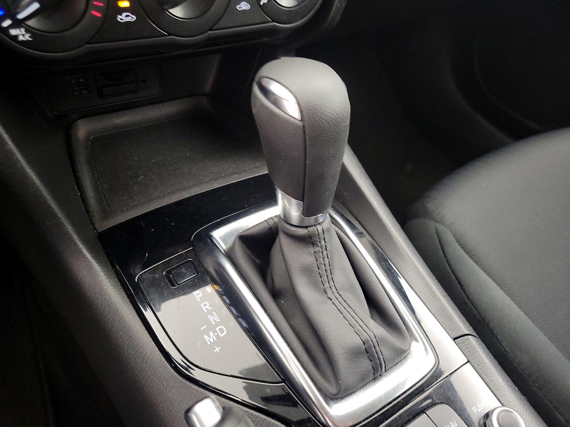 Thumbnail: 2016 Mazda Mazda3 - 17