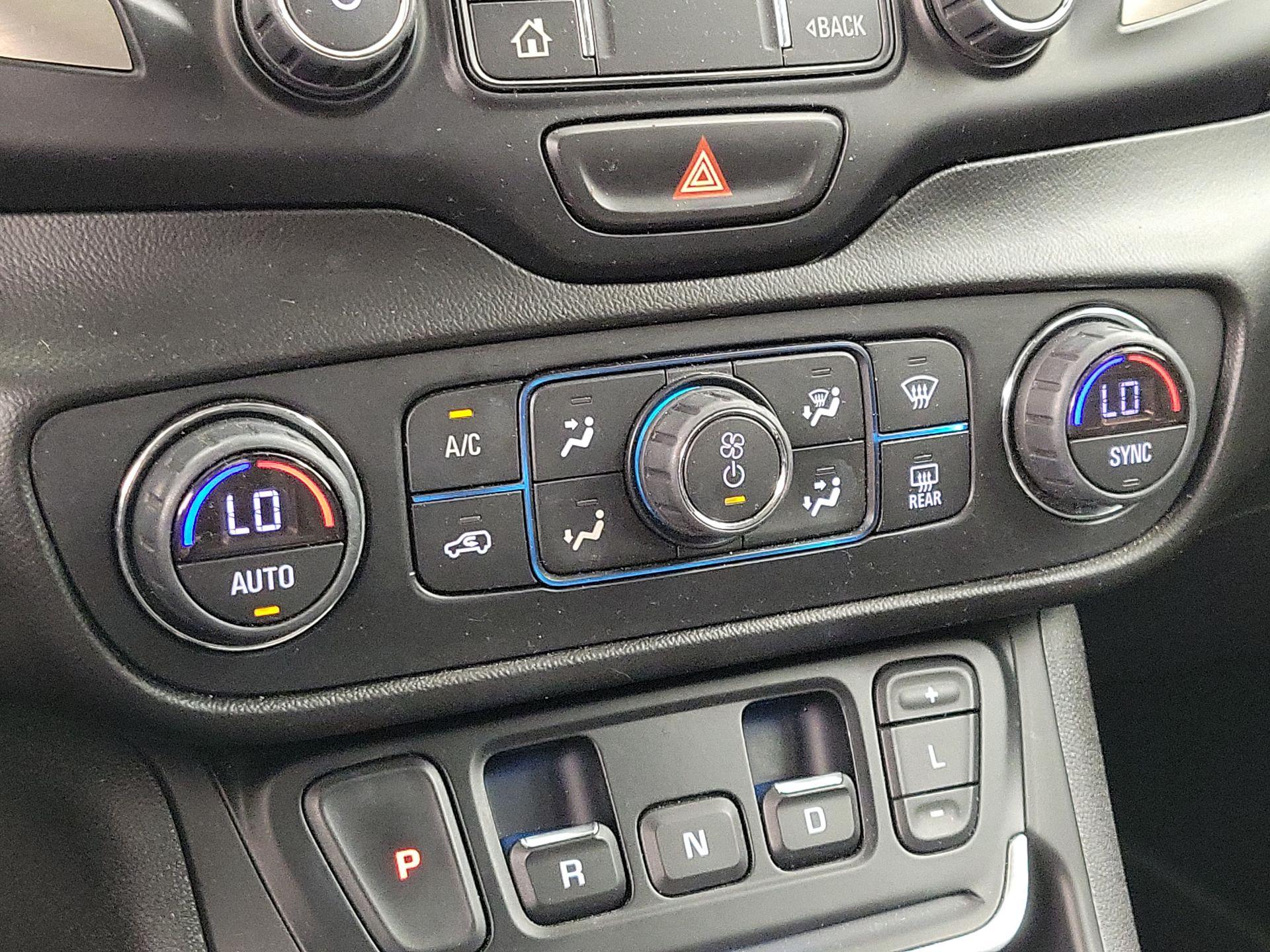 Thumbnail: 2019 GMC Terrain - 17