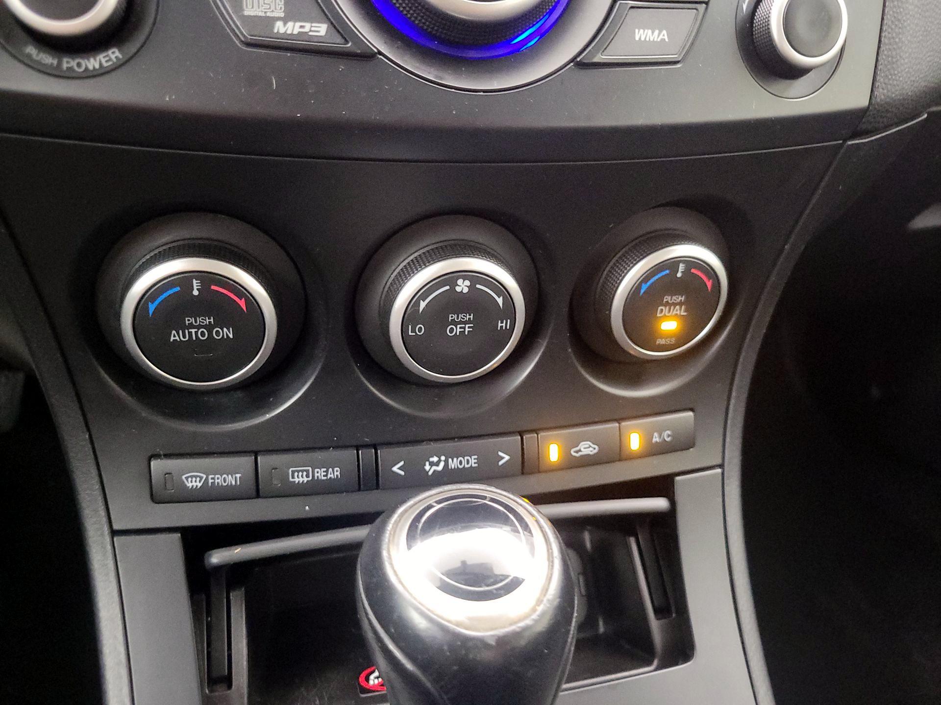 Thumbnail: 2013 Mazda Mazda3 - 15