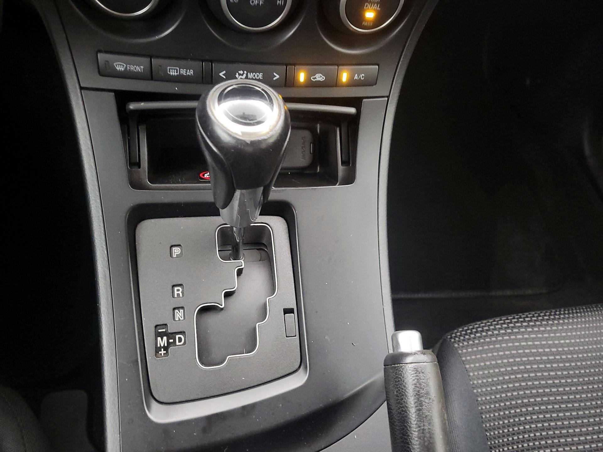 Thumbnail: 2013 Mazda Mazda3 - 16