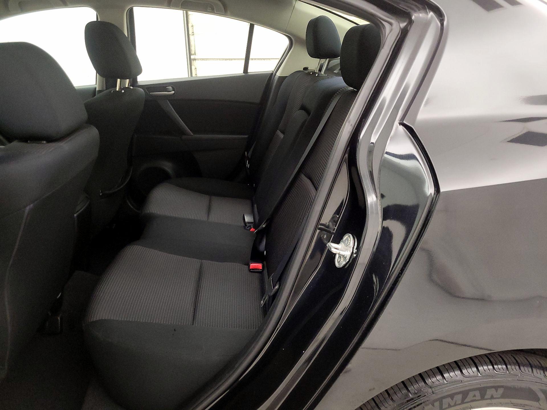 Thumbnail: 2013 Mazda Mazda3 - 18