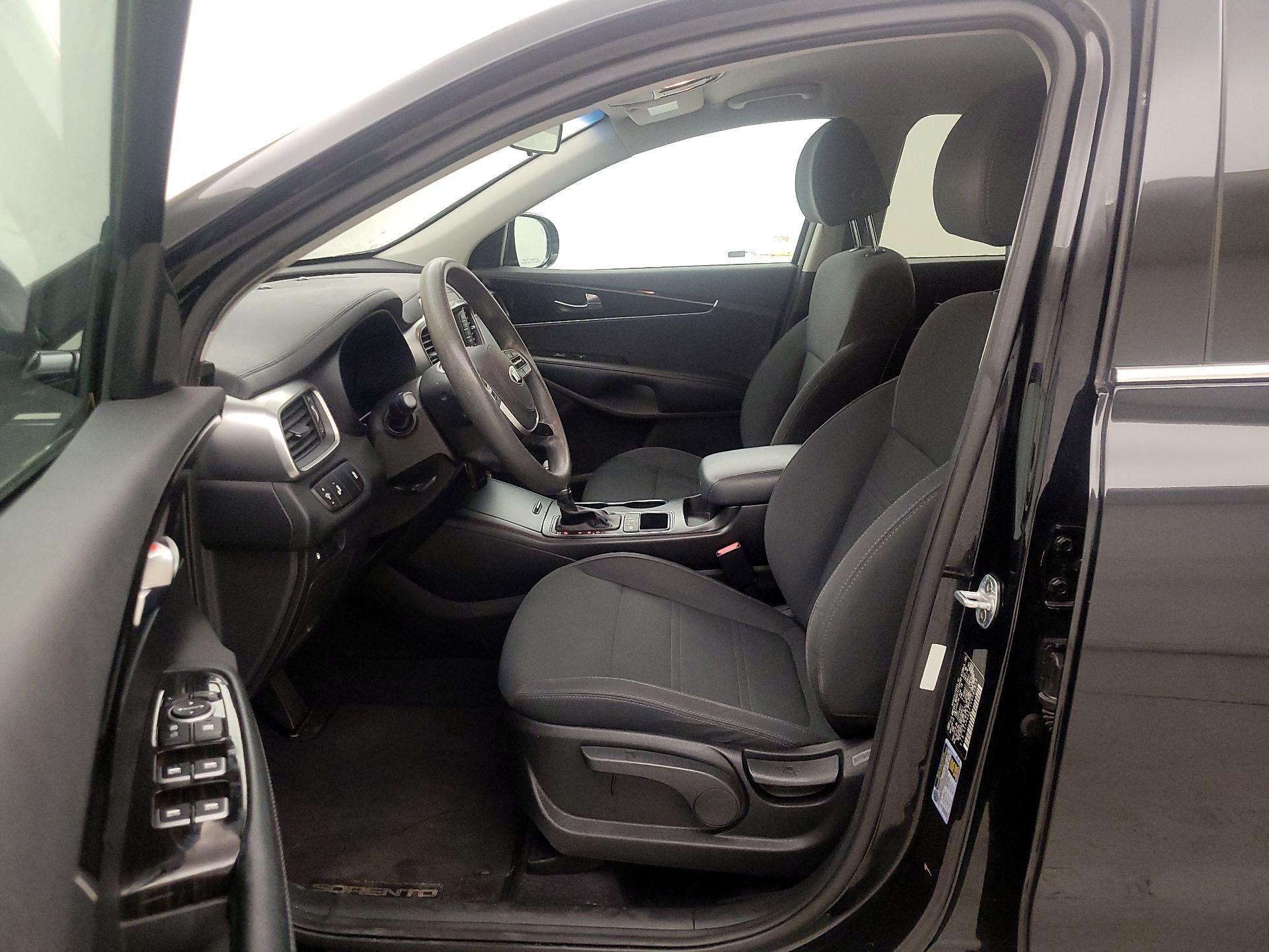 Thumbnail: 2019 Kia Sorento - 11