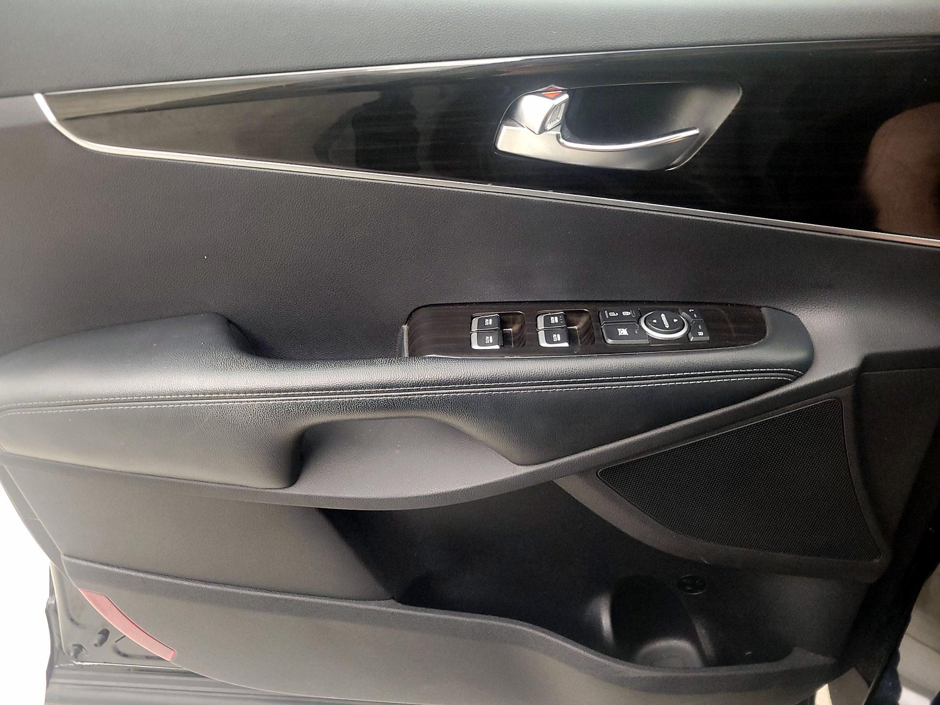 Thumbnail: 2019 Kia Sorento - 12