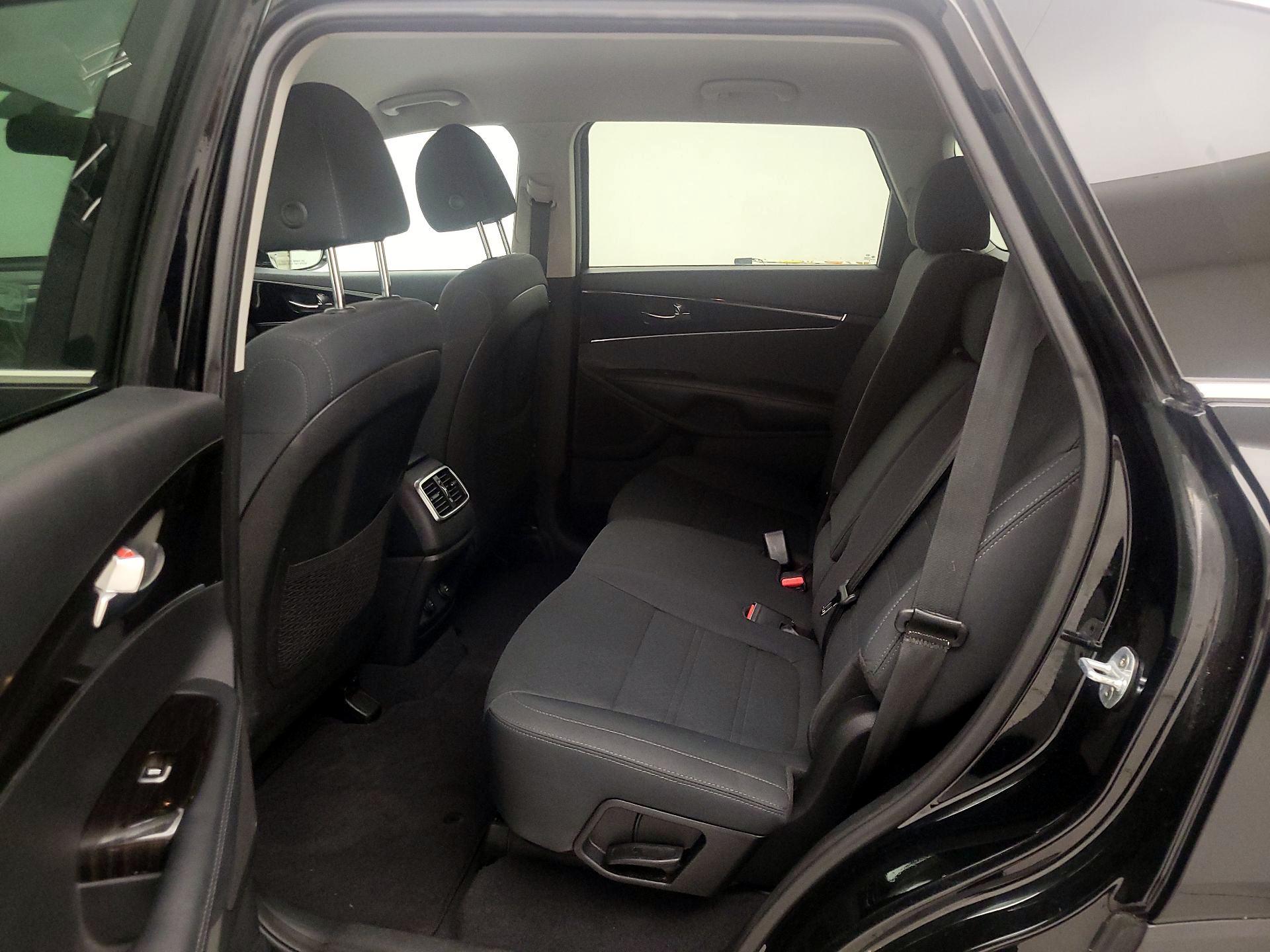 Thumbnail: 2019 Kia Sorento - 19