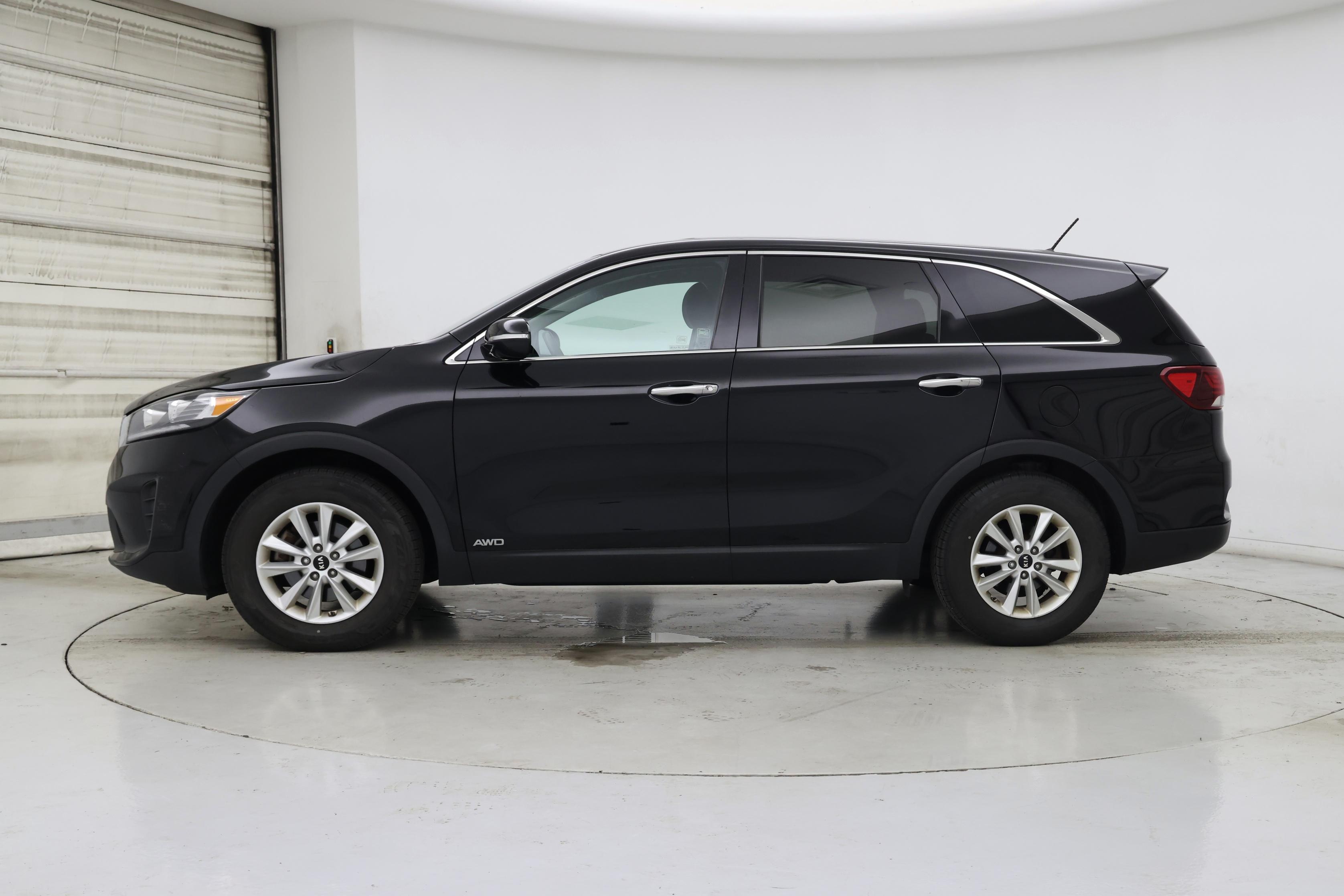 Thumbnail: 2019 Kia Sorento - 3