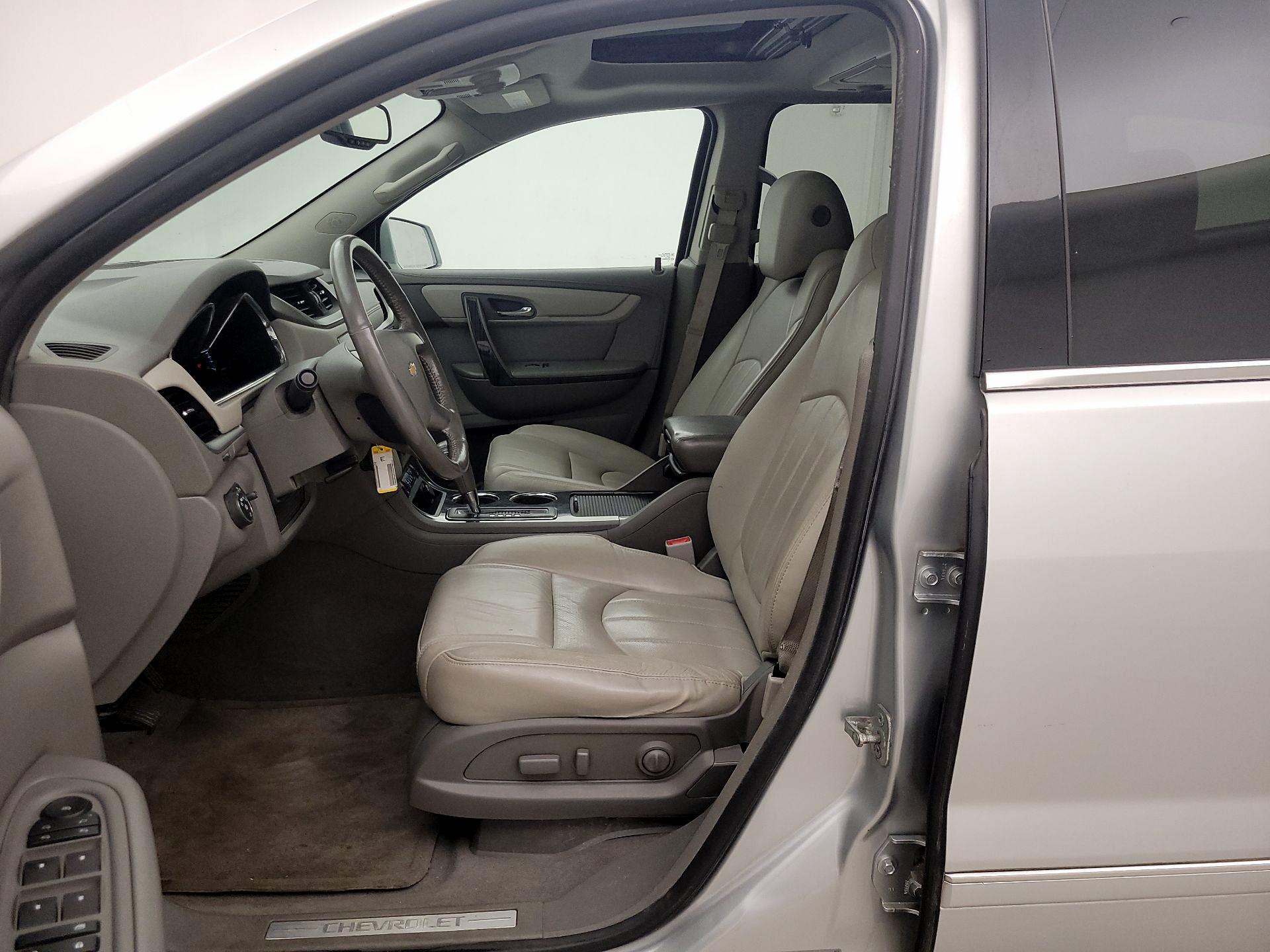 Thumbnail: 2014 Chevrolet Traverse - 11