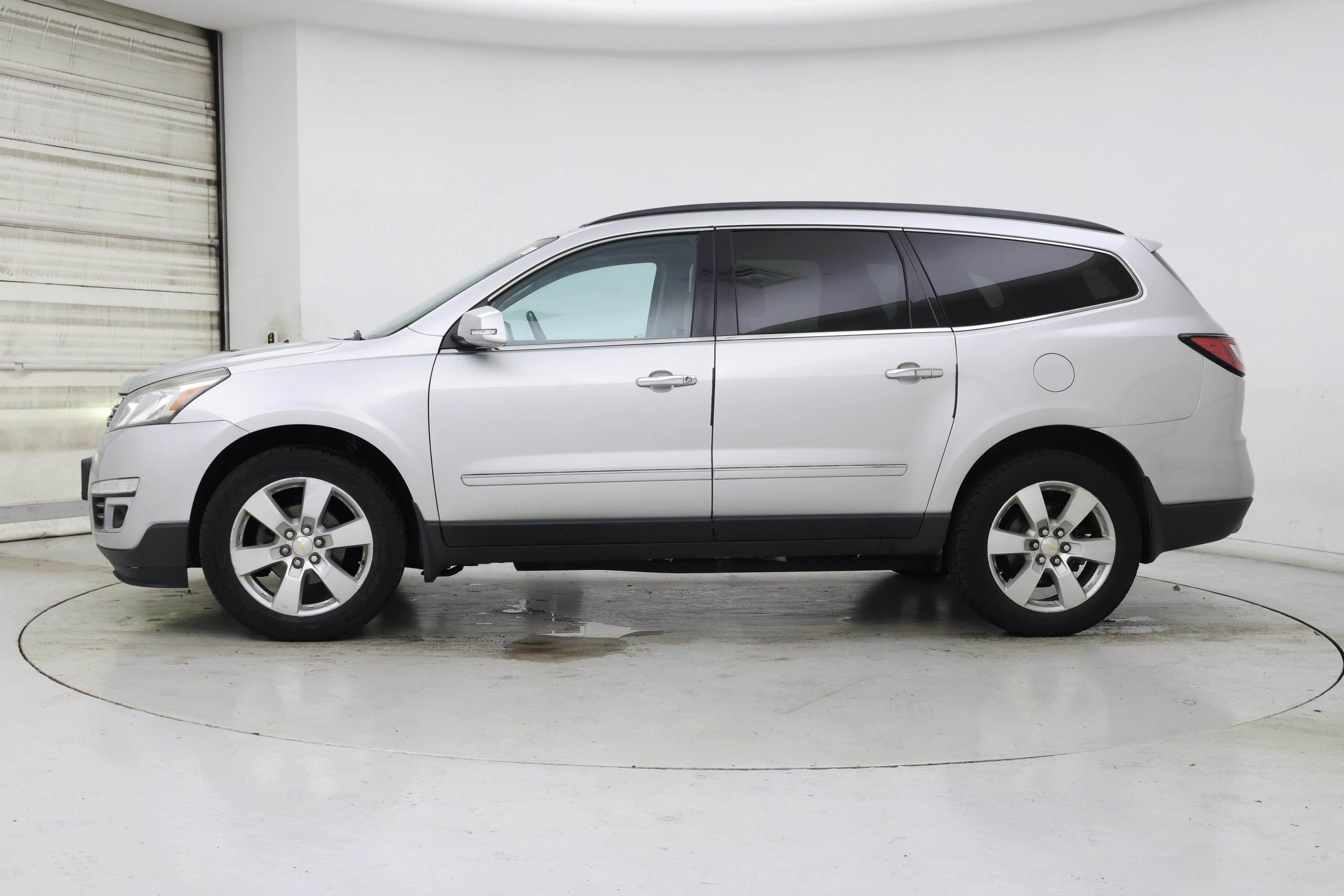 Thumbnail: 2014 Chevrolet Traverse - 3