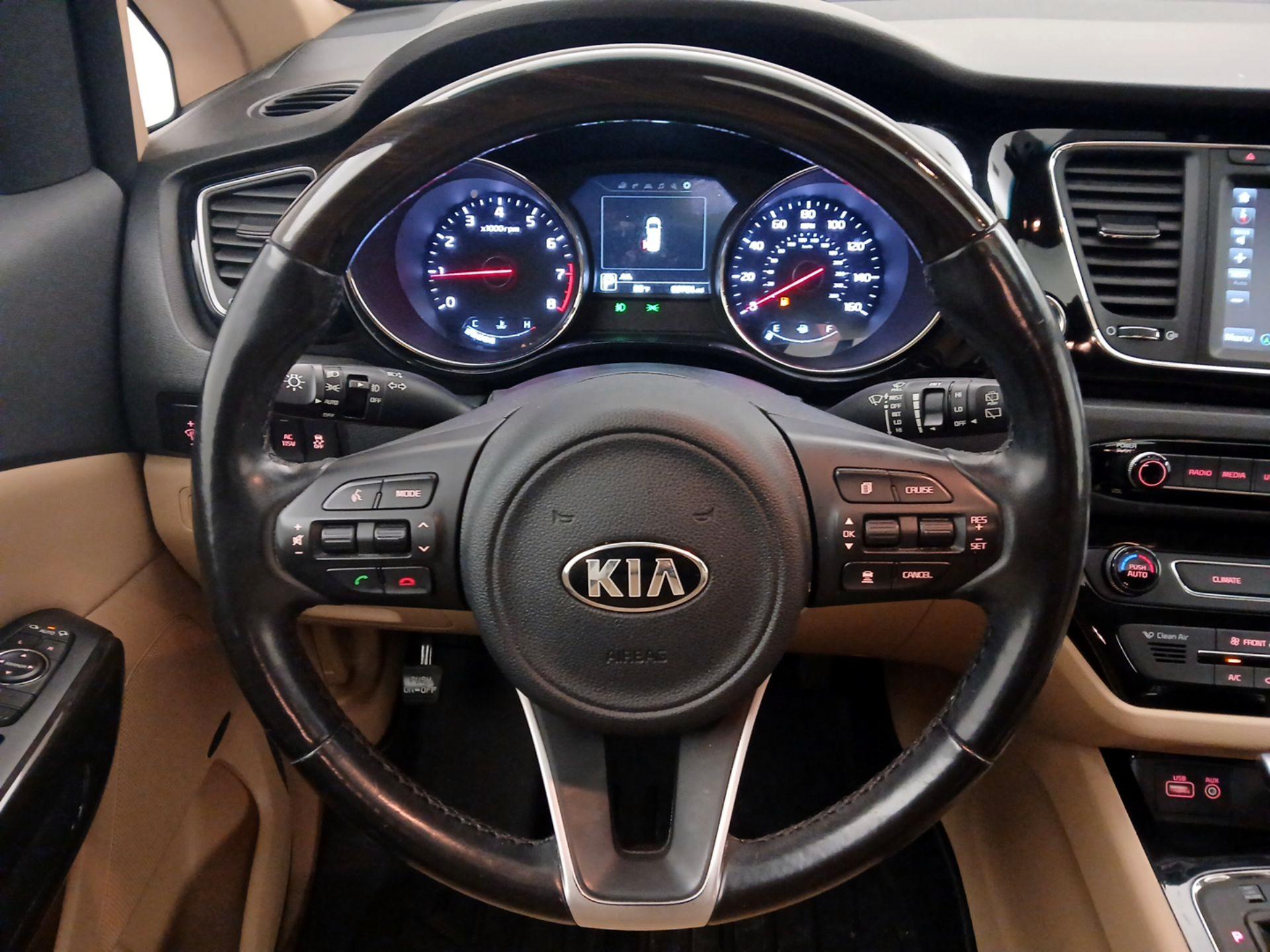 Thumbnail: 2017 Kia Sedona - 10