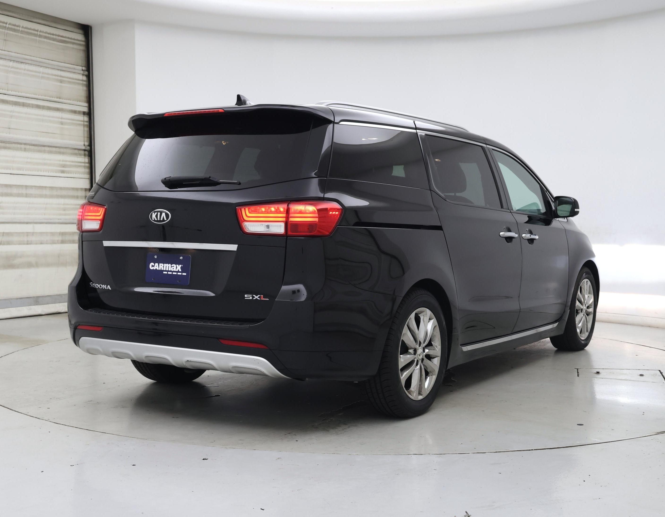 Thumbnail: 2017 Kia Sedona - 8
