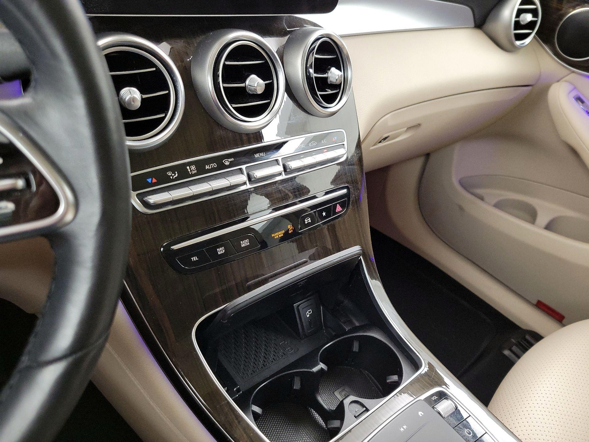 Thumbnail: 2020 Mercedes-Benz GLC - 17