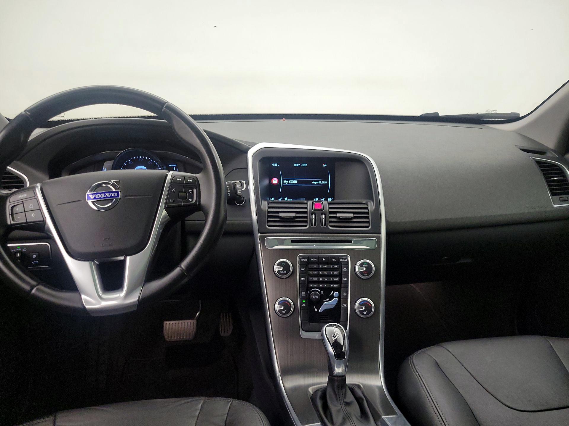 Thumbnail: 2015 Volvo XC60 - 9