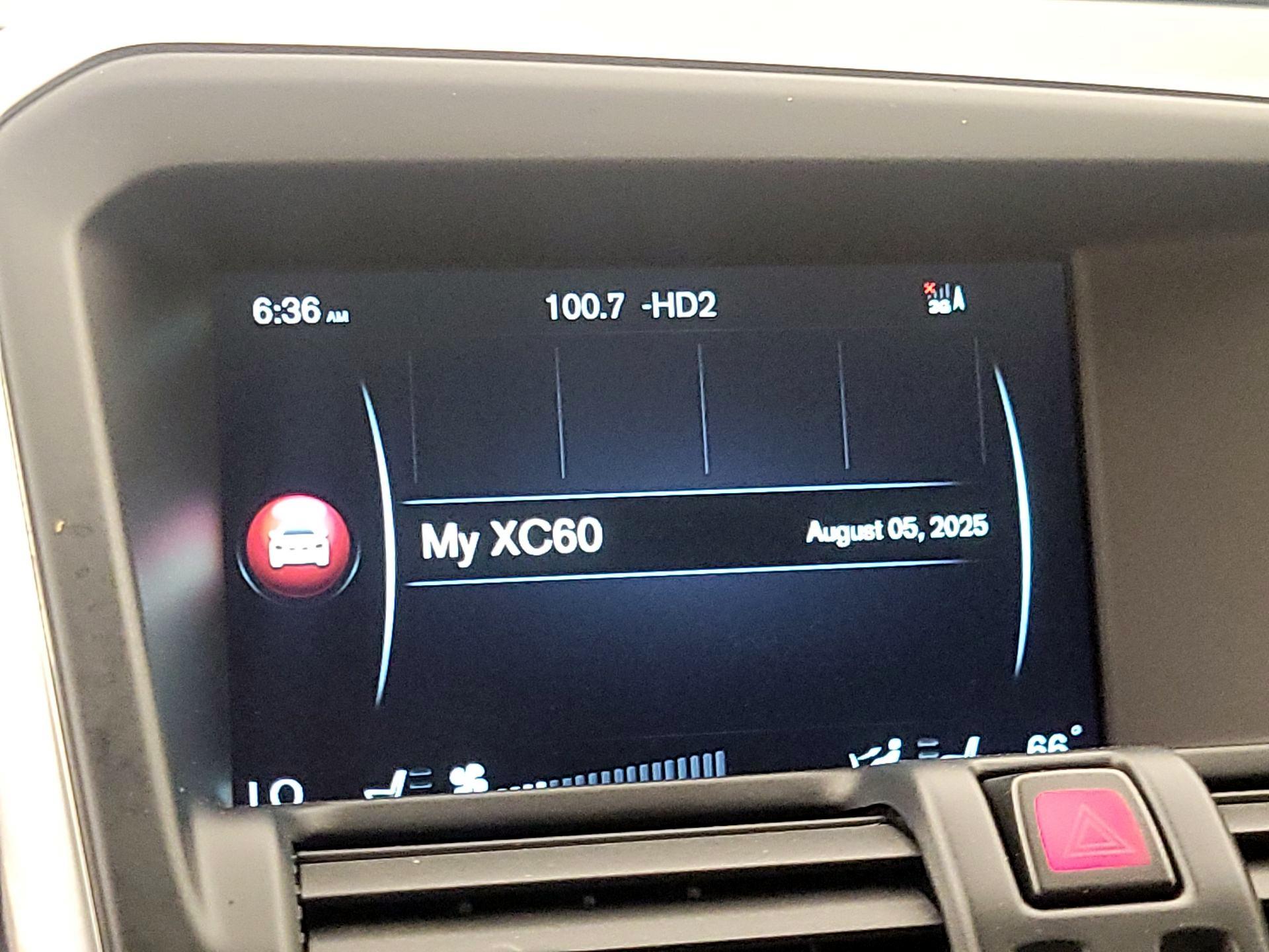 Thumbnail: 2015 Volvo XC60 - 14