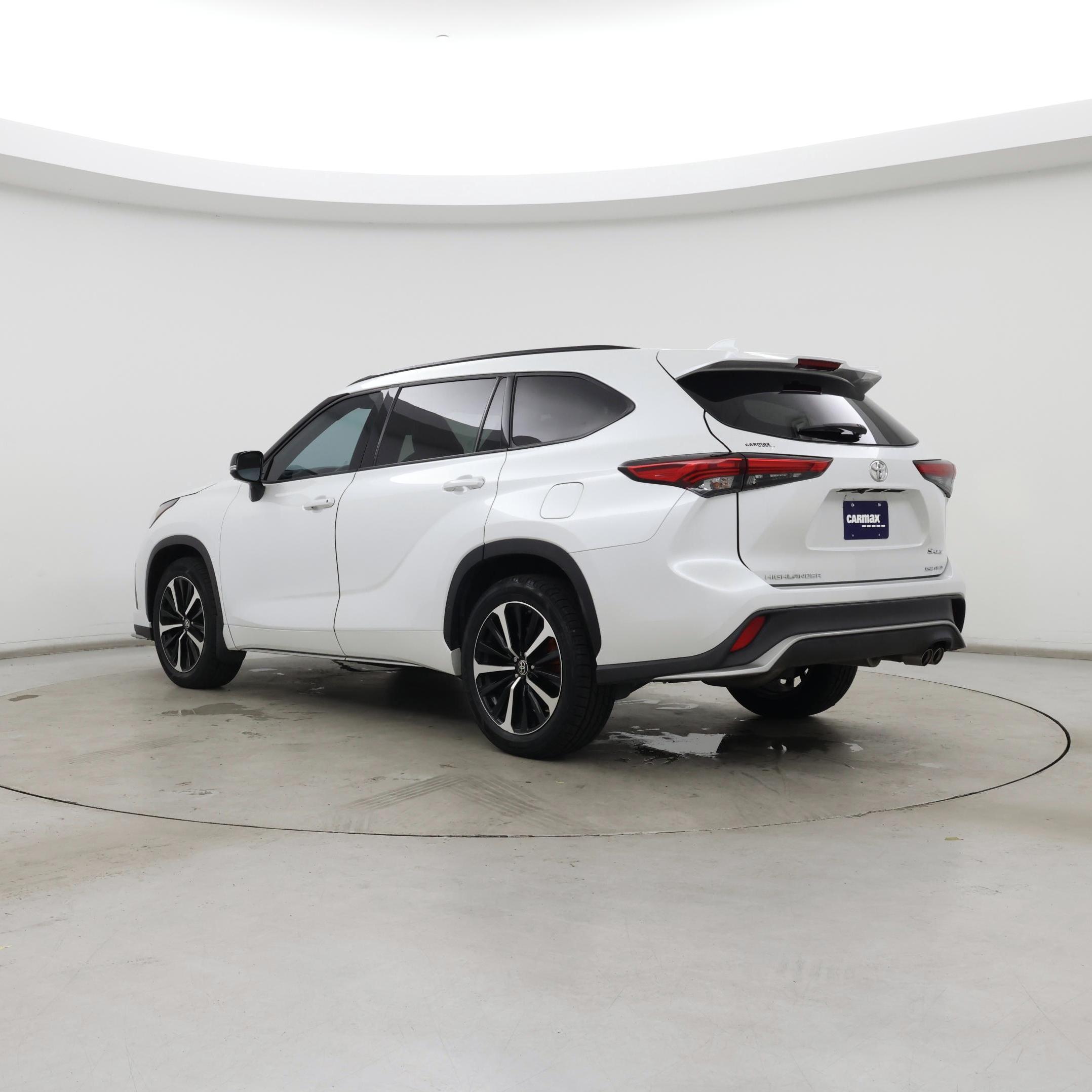 Thumbnail: 2022 Toyota Highlander - 2