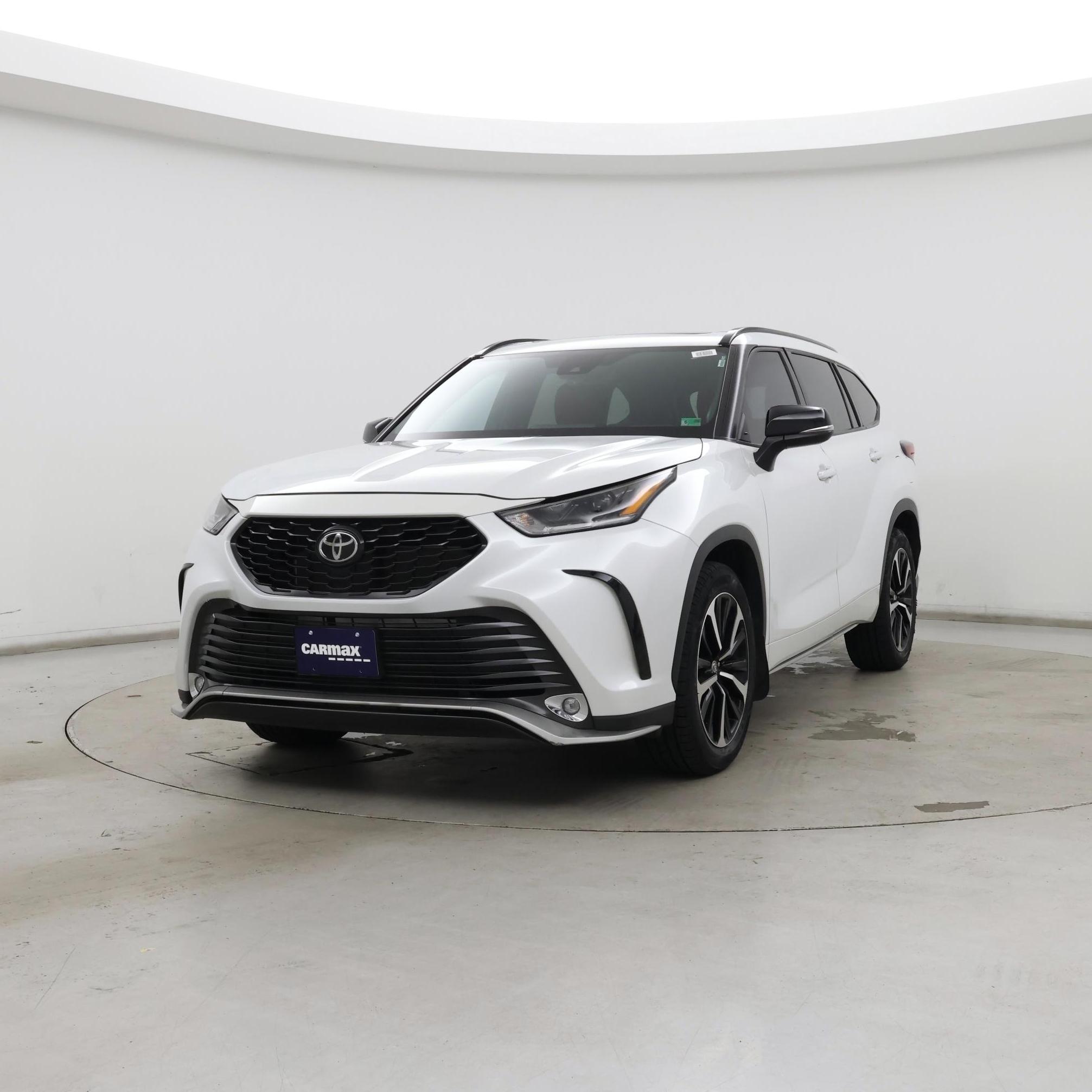 Thumbnail: 2022 Toyota Highlander - 4