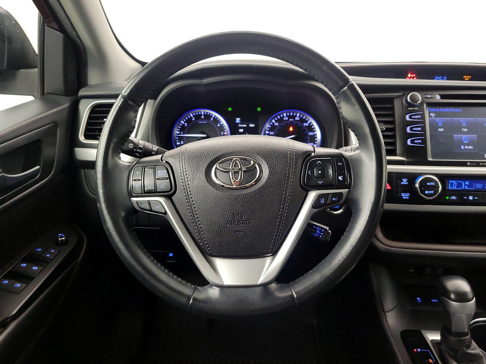 Thumbnail: 2019 Toyota Highlander - 10